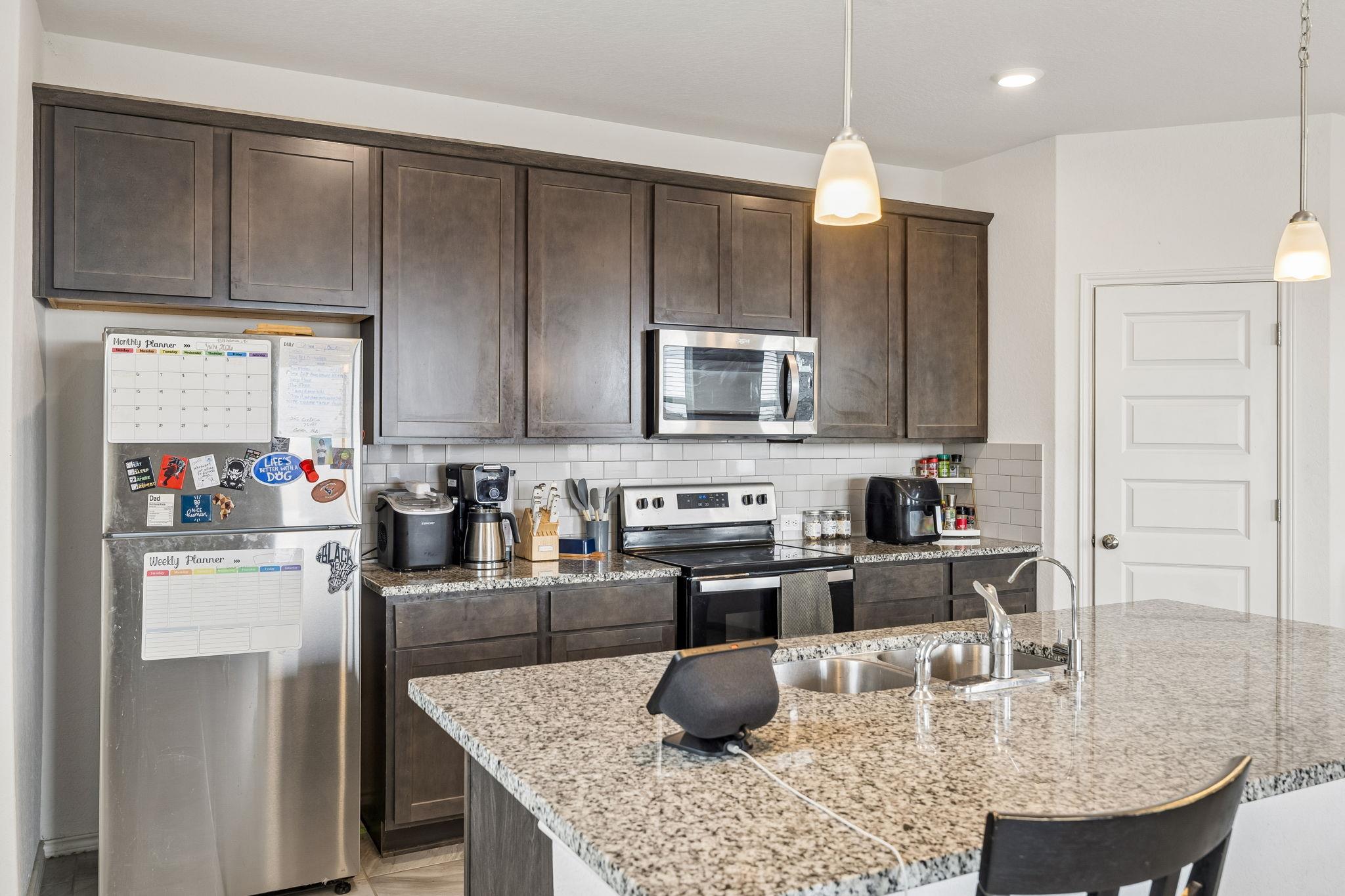 4318 Admirals Bnd Property Photo 6