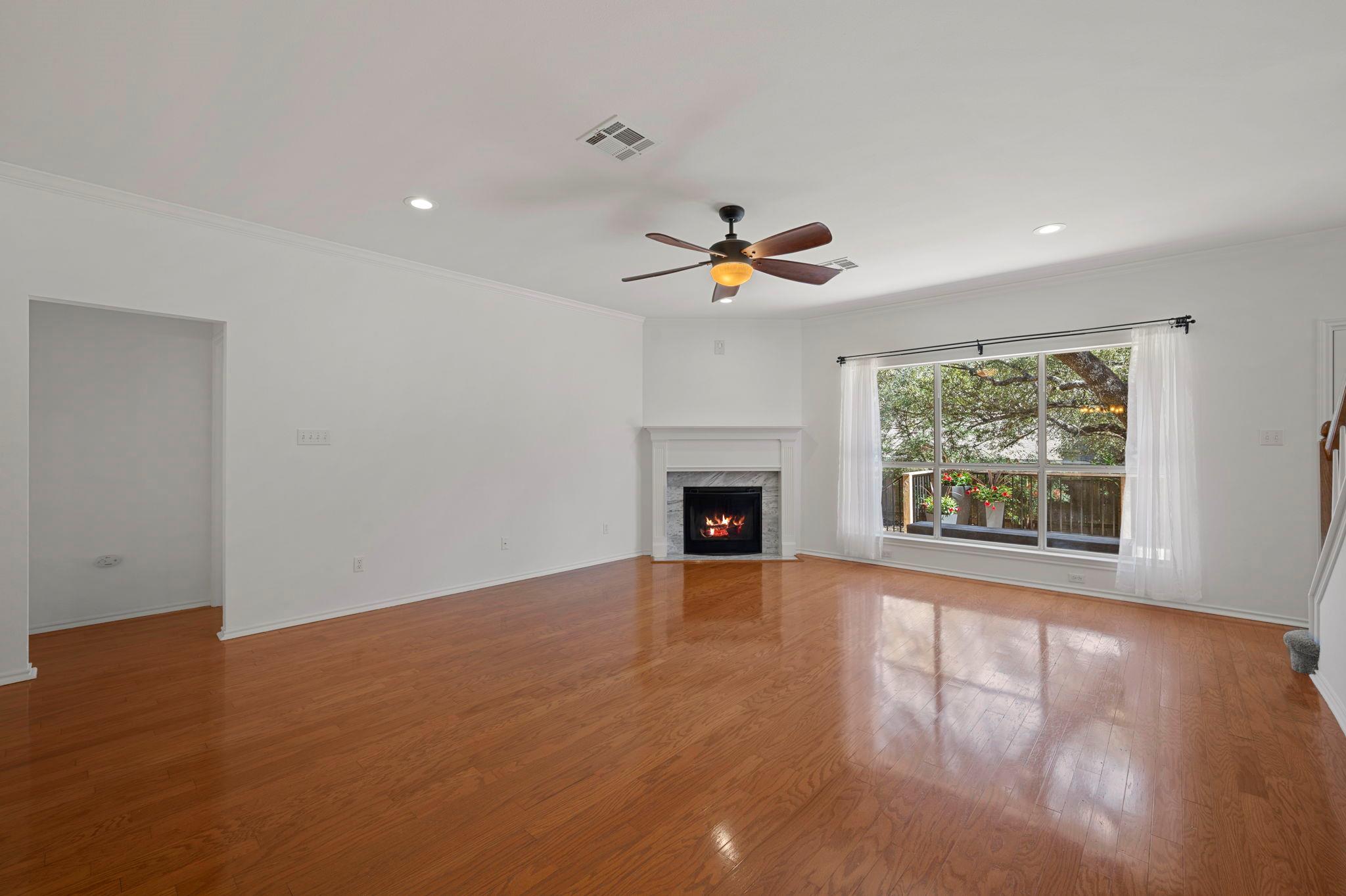 11207 Crossland Dr Property Photo 5