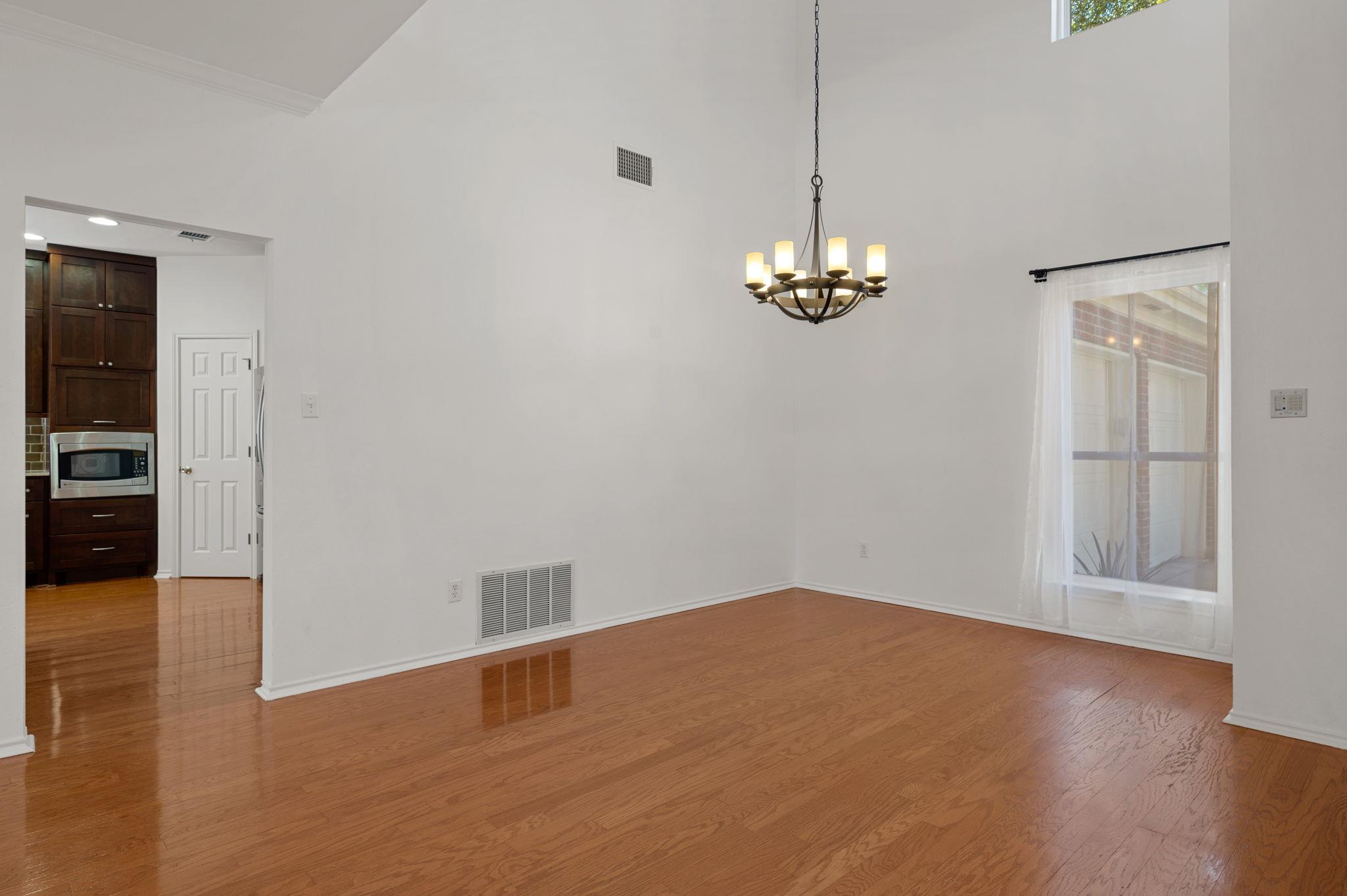 11207 Crossland Dr Property Photo 9