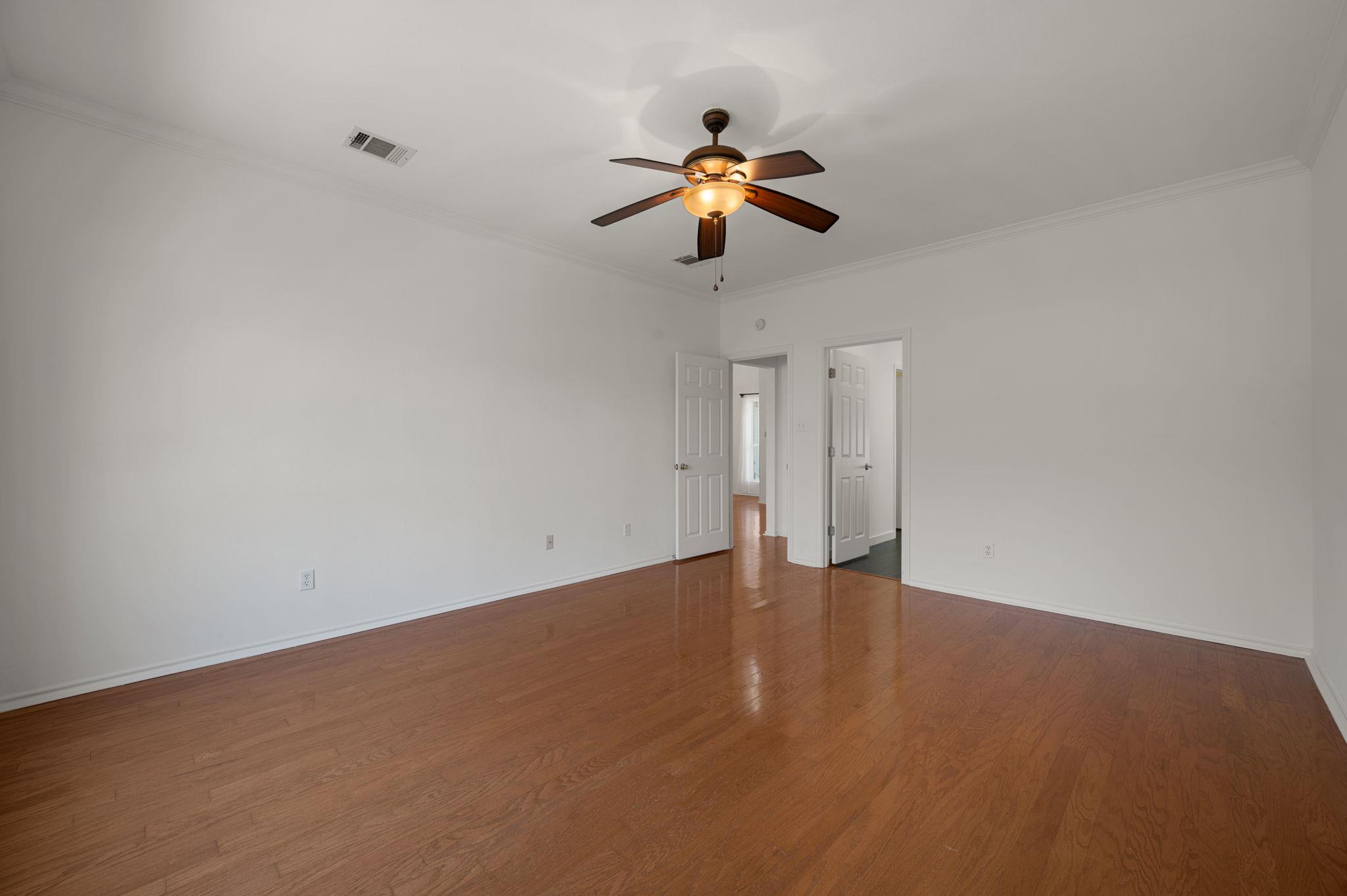 11207 Crossland Dr Property Photo 16