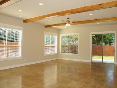 304 Zennia St Property Photo 1