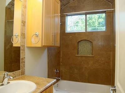 304 Zennia St Property Photo 9