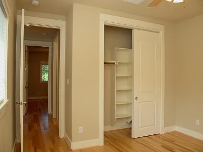 304 Zennia St Property Photo 16