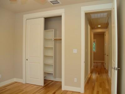 304 Zennia St Property Photo 18