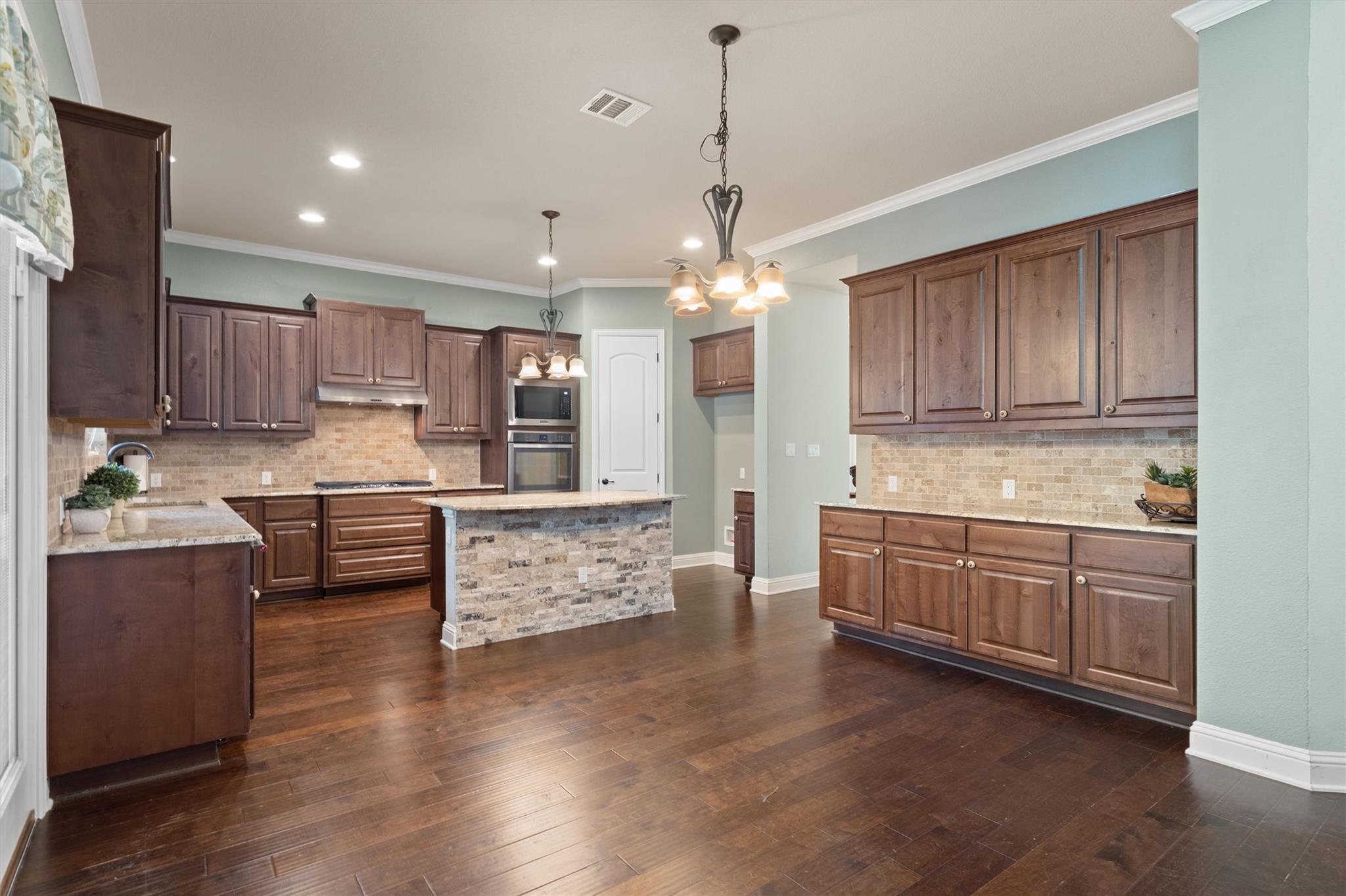 208 Fannin Battleground Ln Property Photo 12