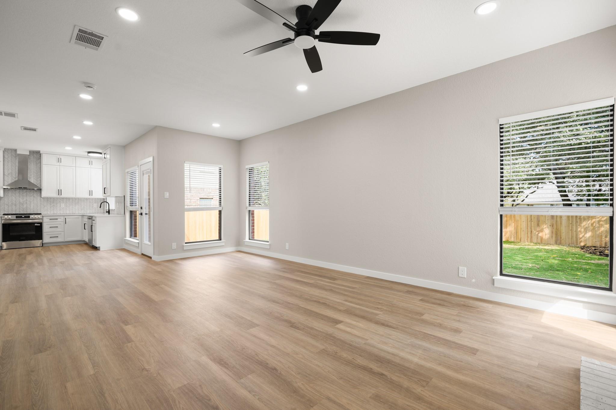 15204 English River Loop Property Photo 11