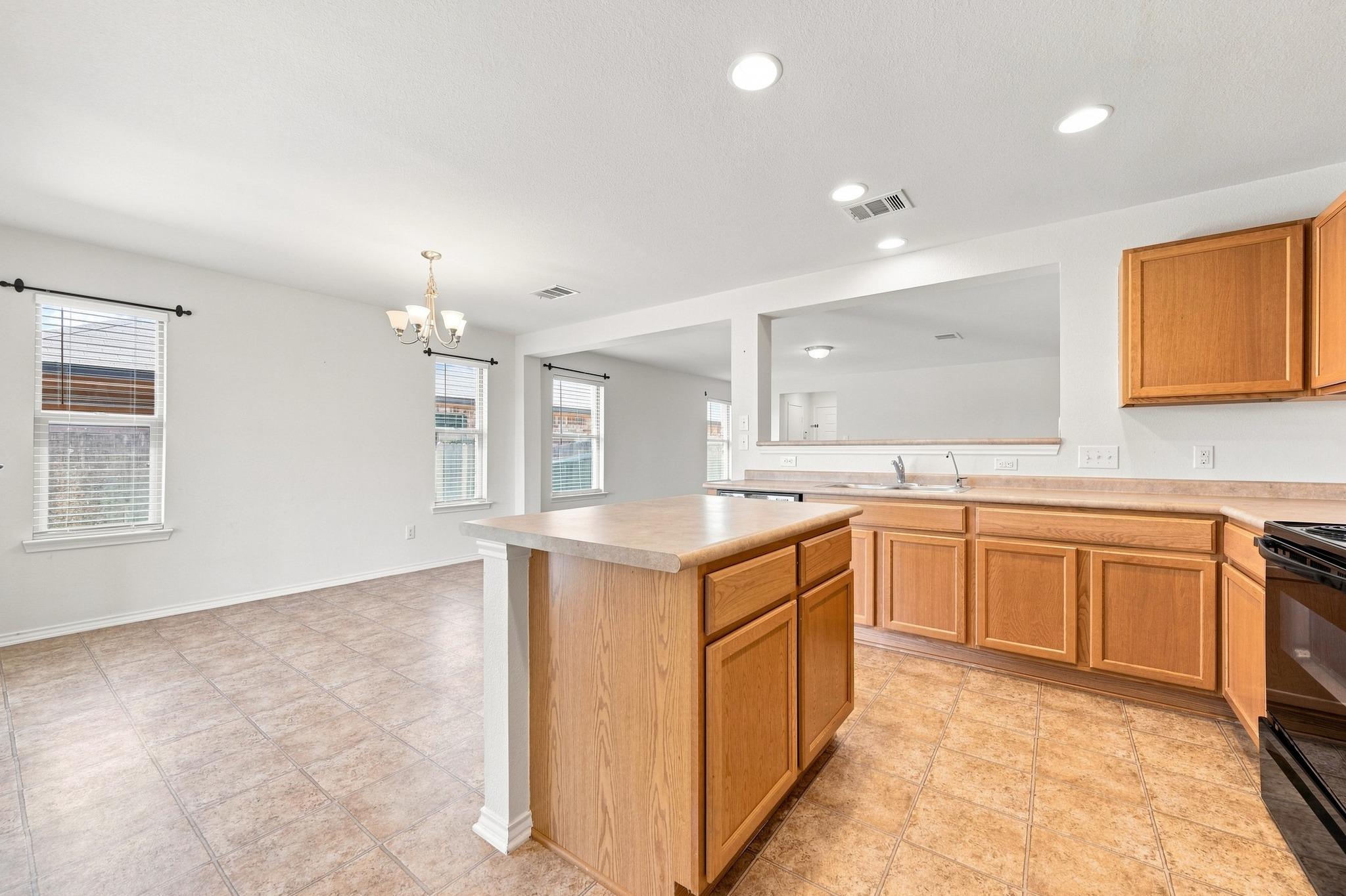 1141 Renaissance Trl Property Photo 7