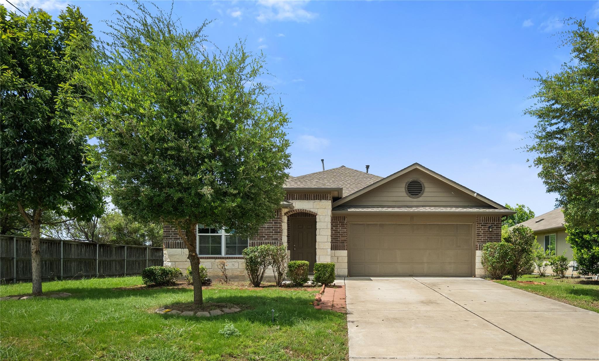 1102 Mitchell Dr Property Photo 2