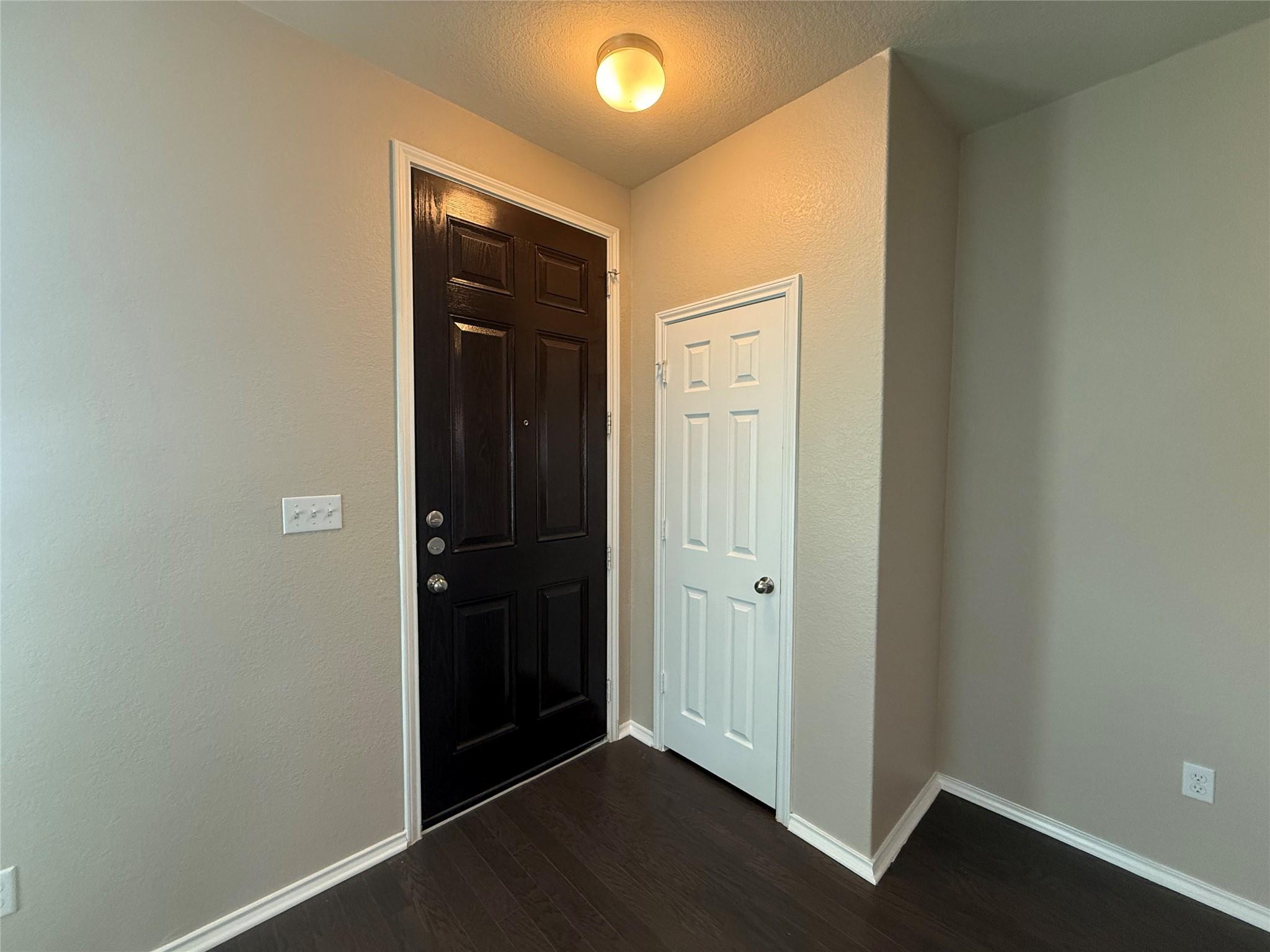 225 Russet Trl Property Photo 3
