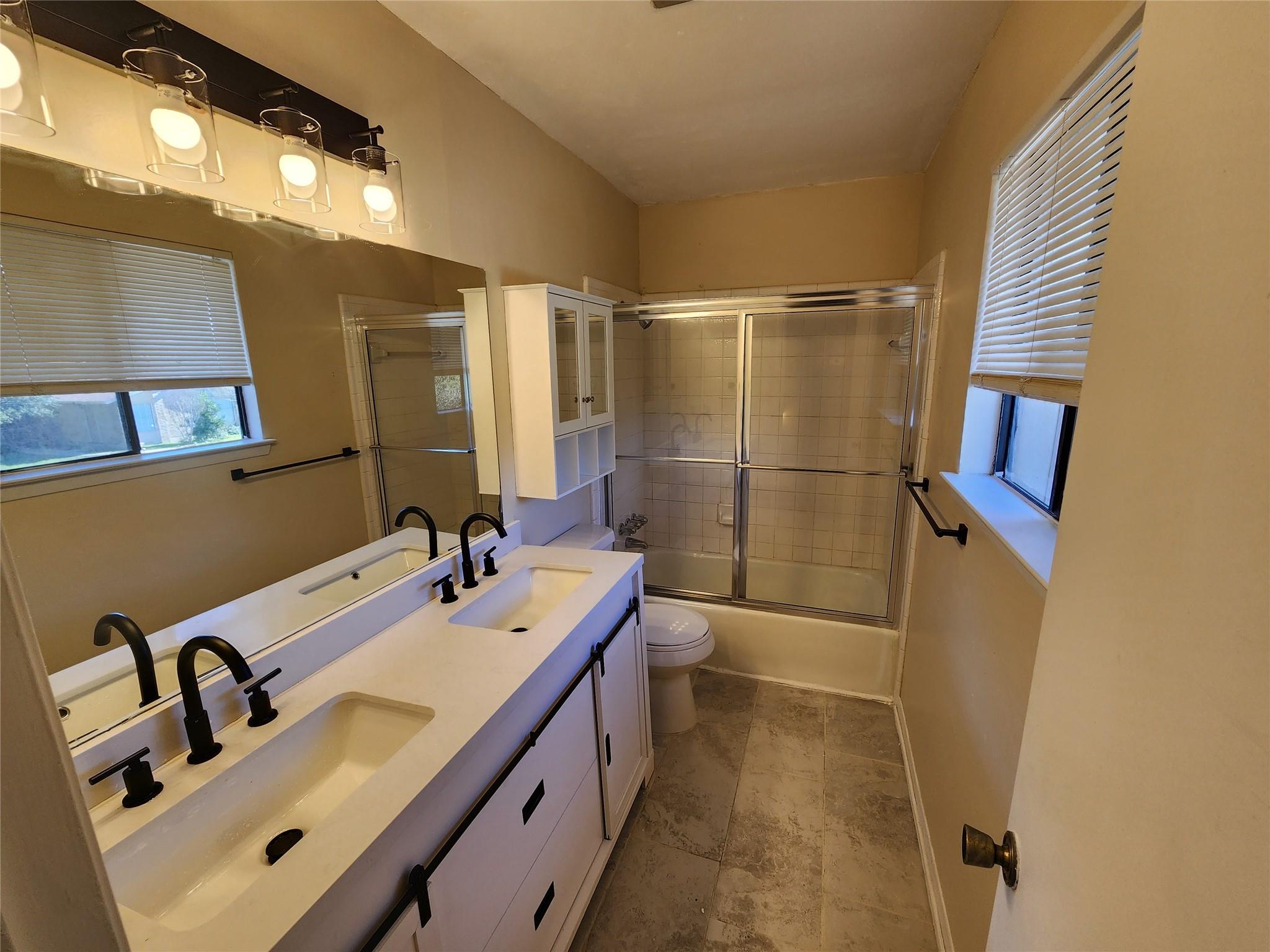 11809 Argonne Forest Trl #b Property Photo 9