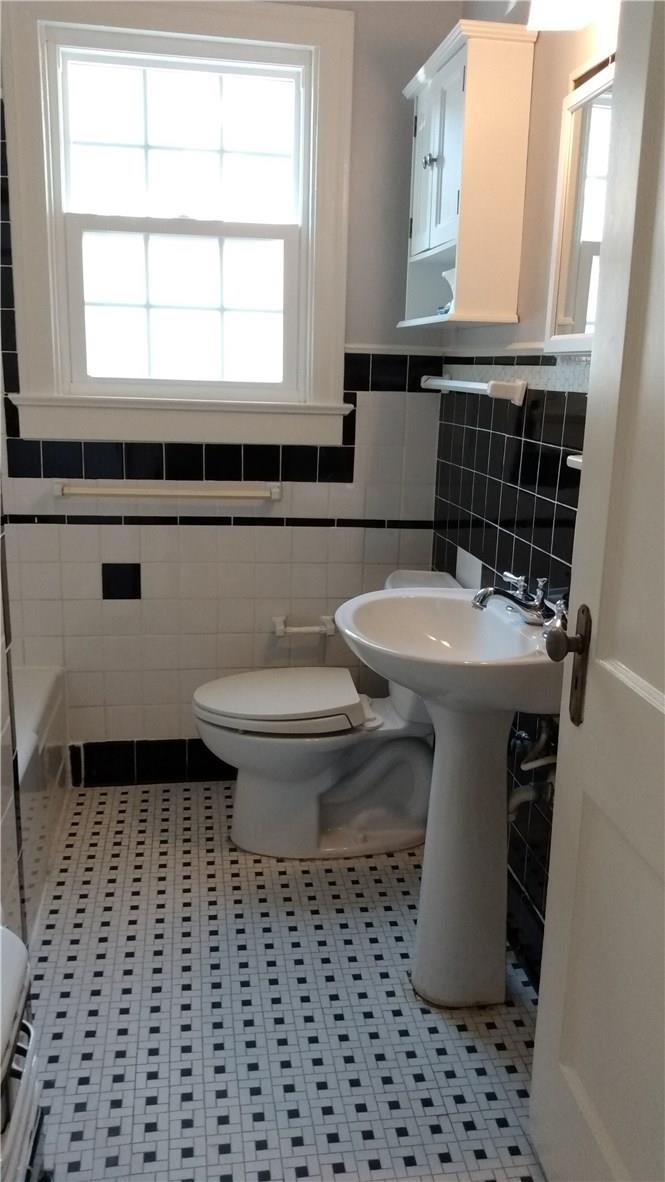 4611 Duval St Property Photo 10