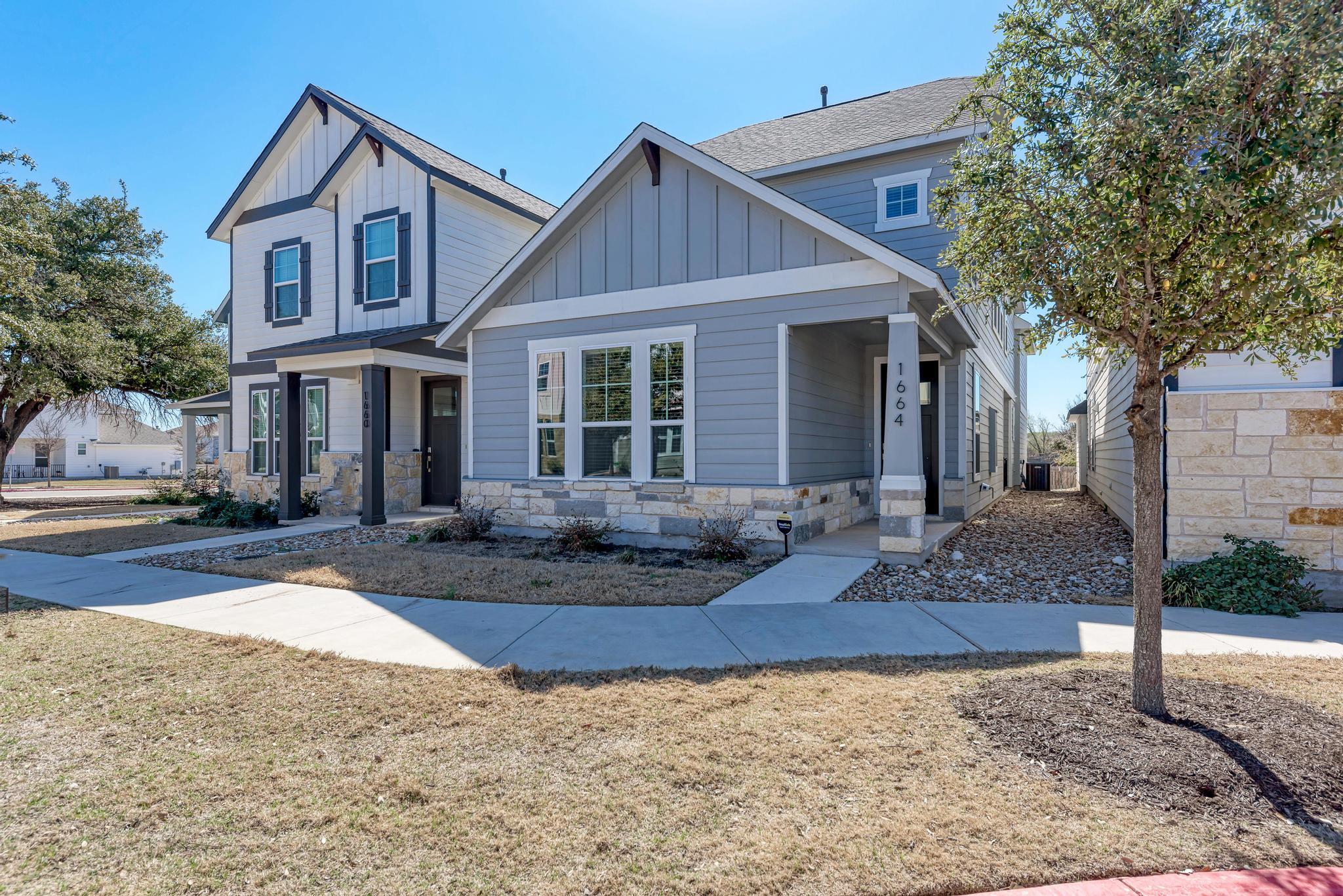 1664 Coral Sunrise Trl Property Photo