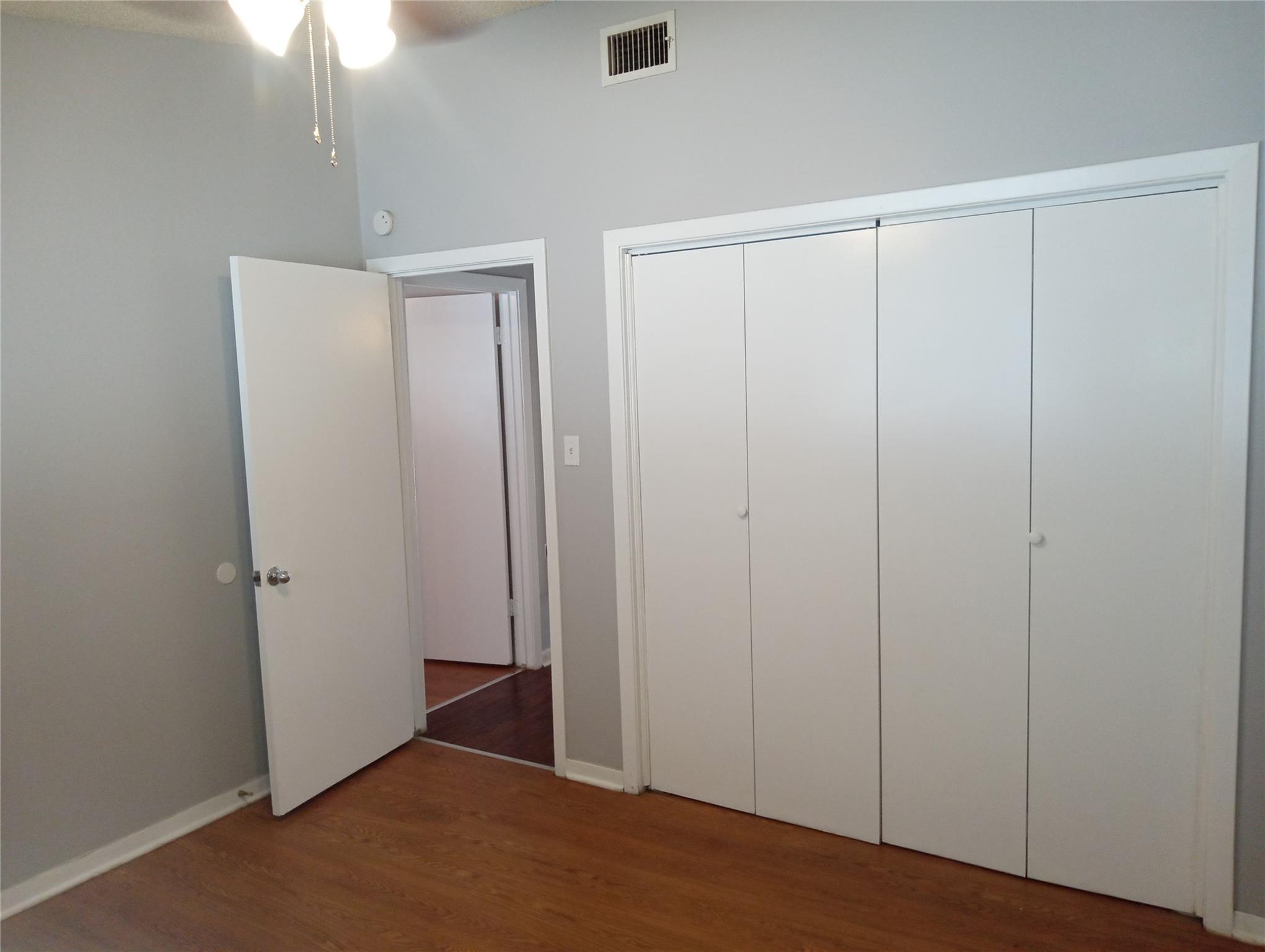 606 W 51st St #104 Property Photo 11