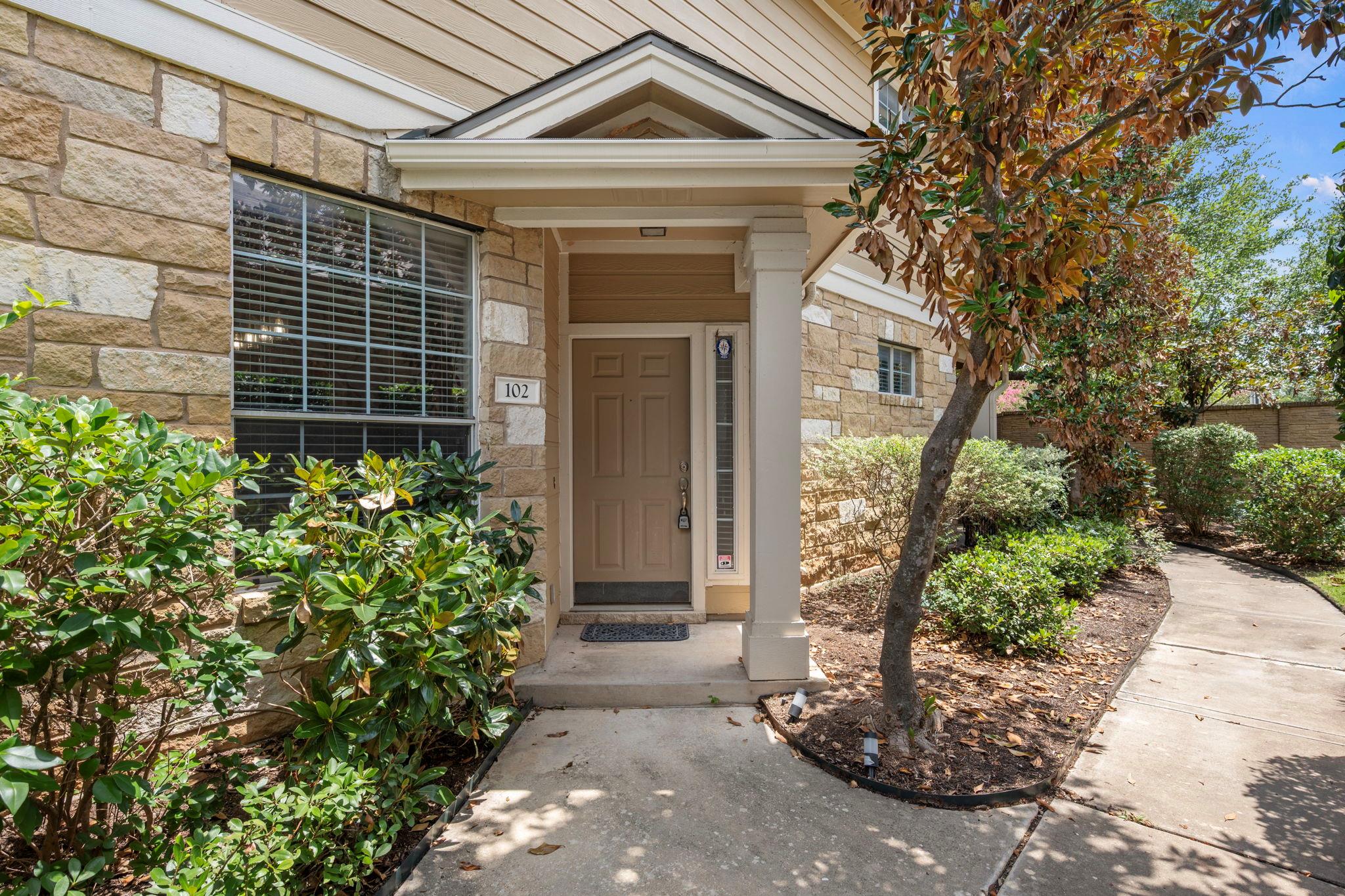 16100 S Great Oaks Dr #102 Property Photo 3