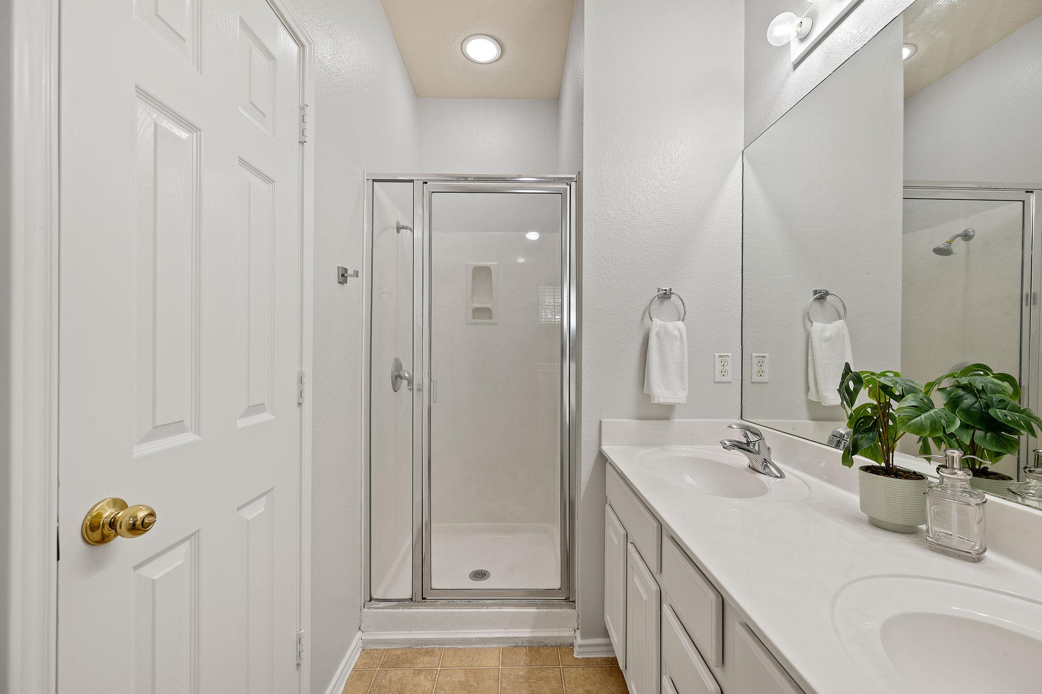 16100 S Great Oaks Dr #102 Property Photo 17