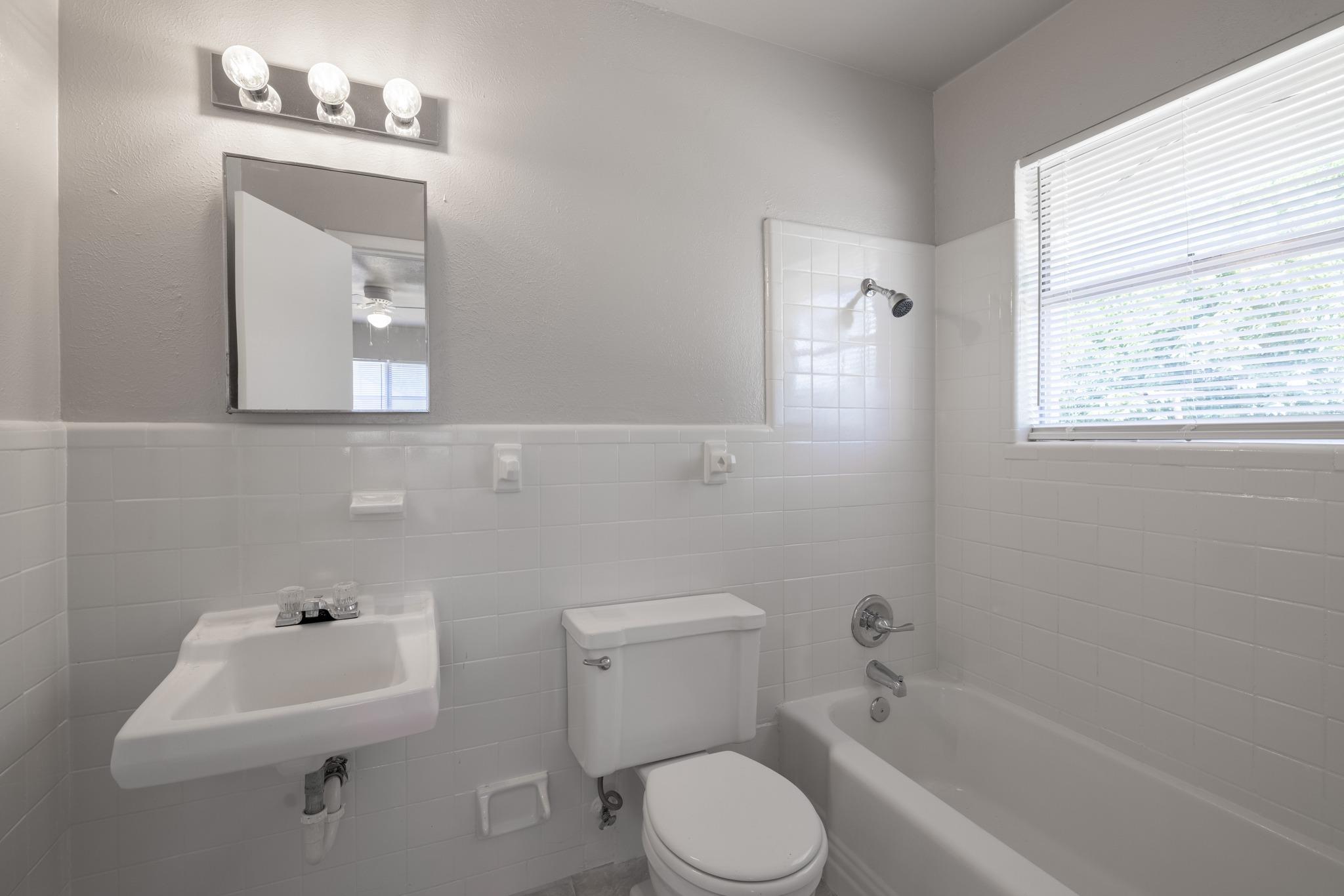 213 E Harrison Ave Property Photo 17
