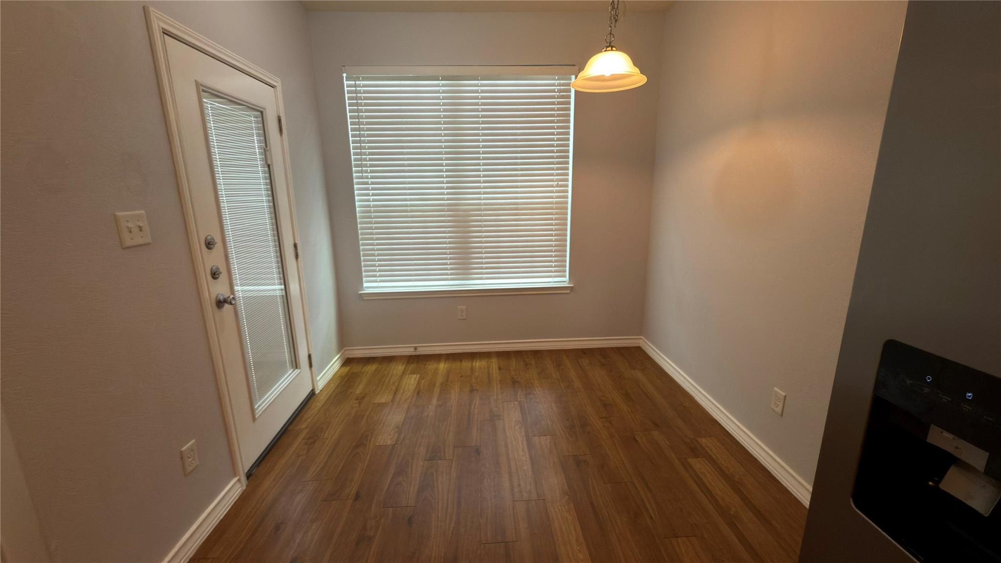 400 West St #b Property Photo 3