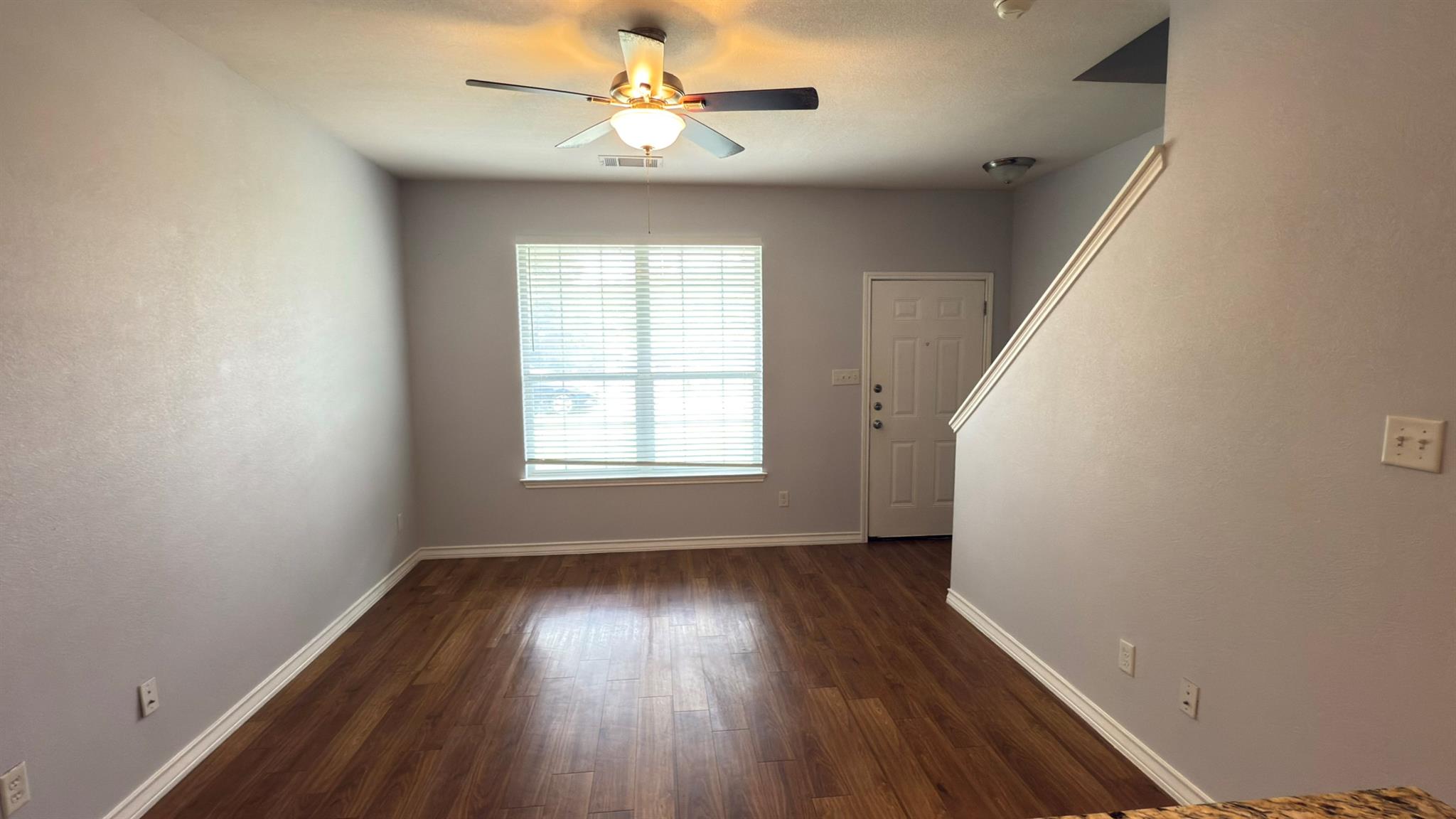400 West St #b Property Photo 5