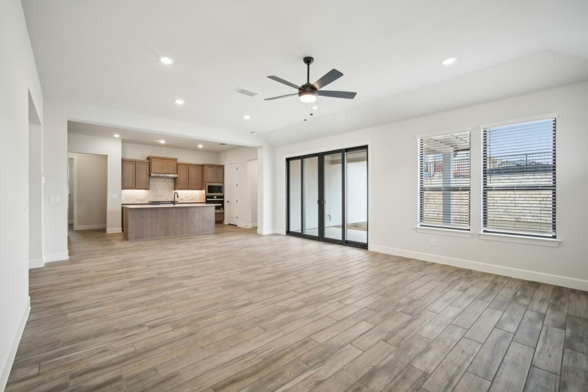 1532 Dancing Oak Ln Property Photo 3