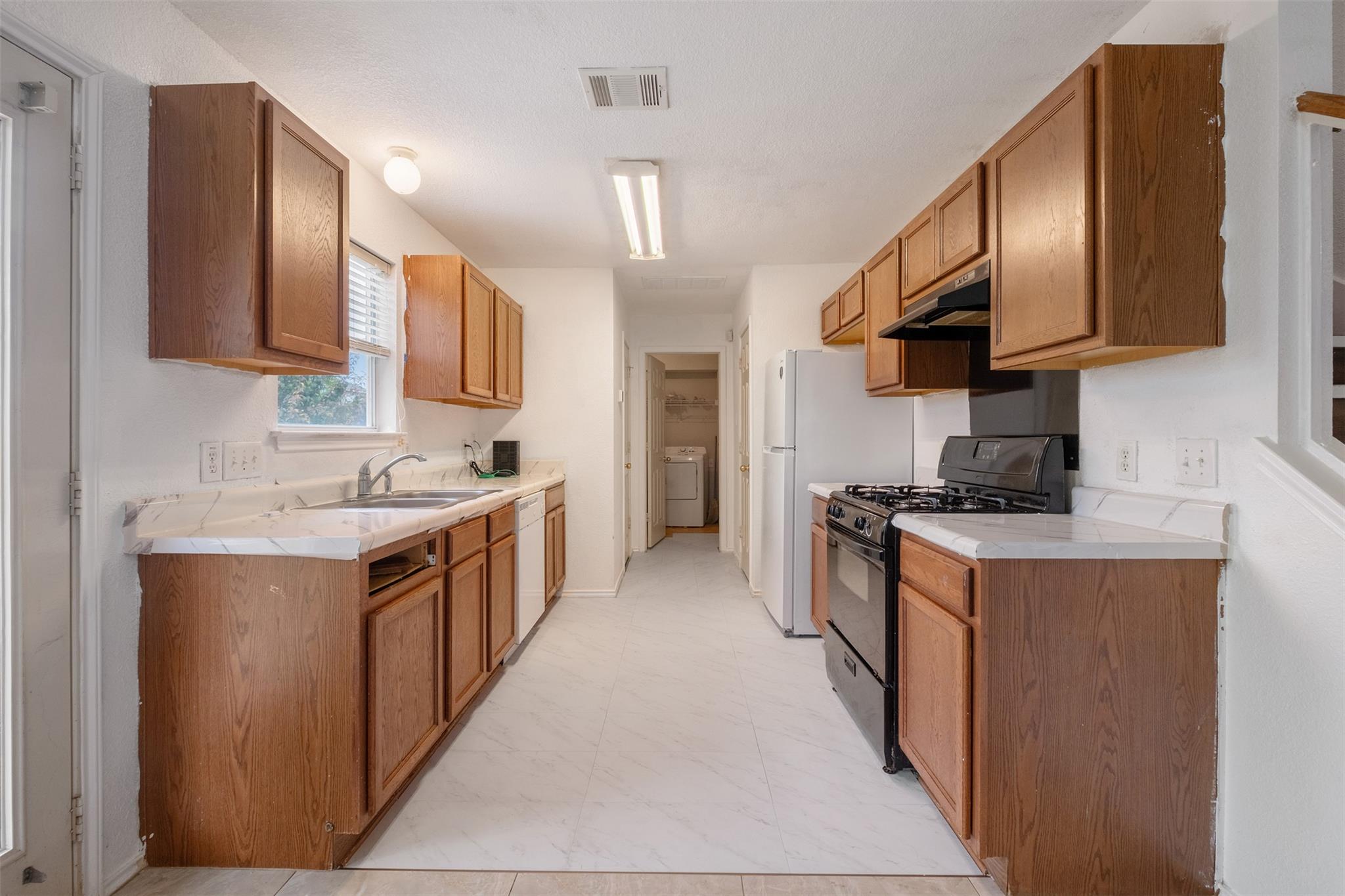 800 Rubles Ct Property Photo 4