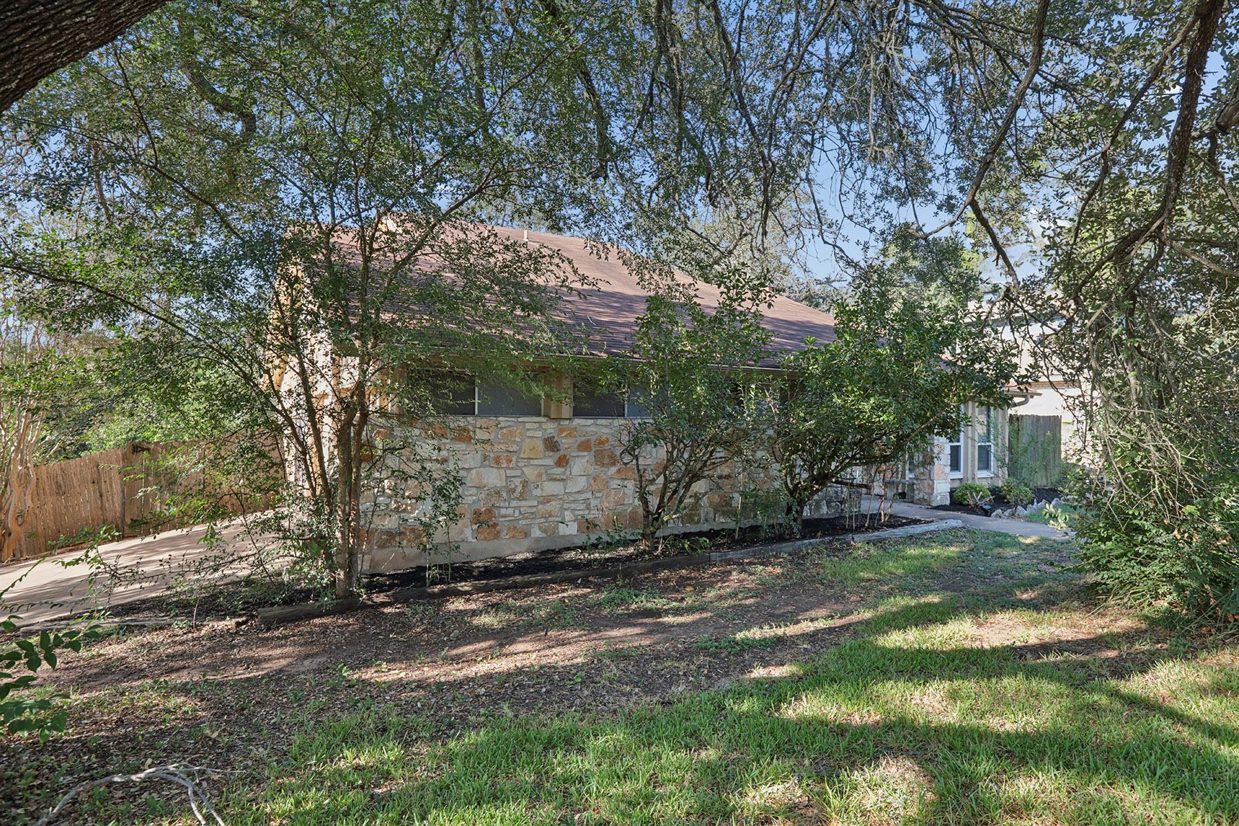 7219 Scenic Brook Dr Property Photo 2