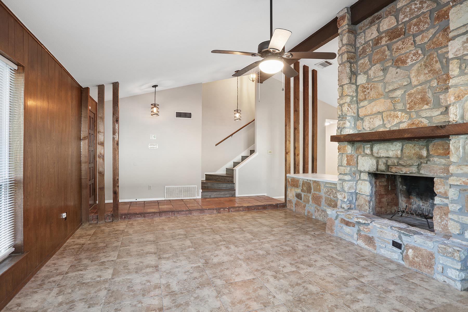 7219 Scenic Brook Dr Property Photo 3