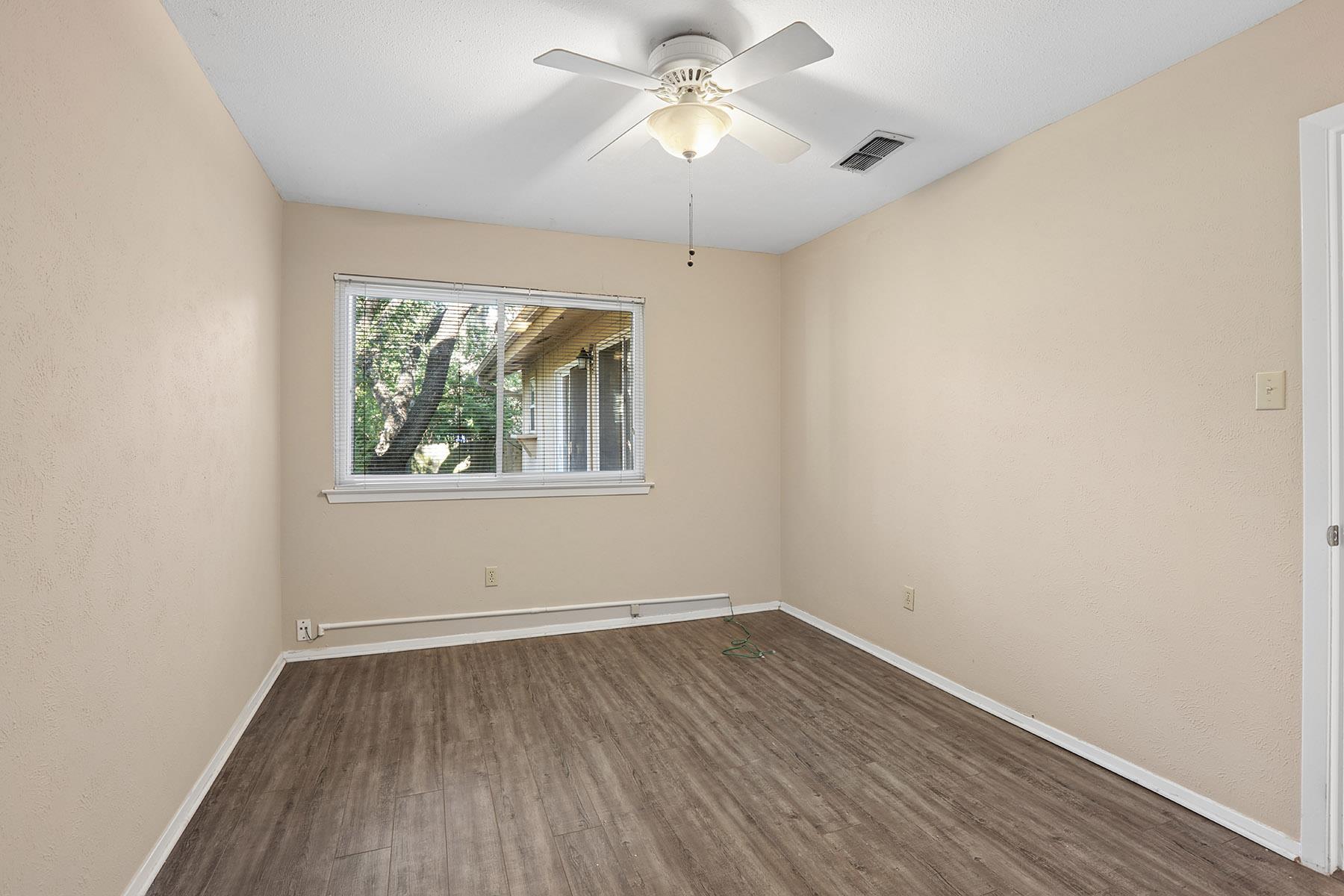 7219 Scenic Brook Dr Property Photo 10