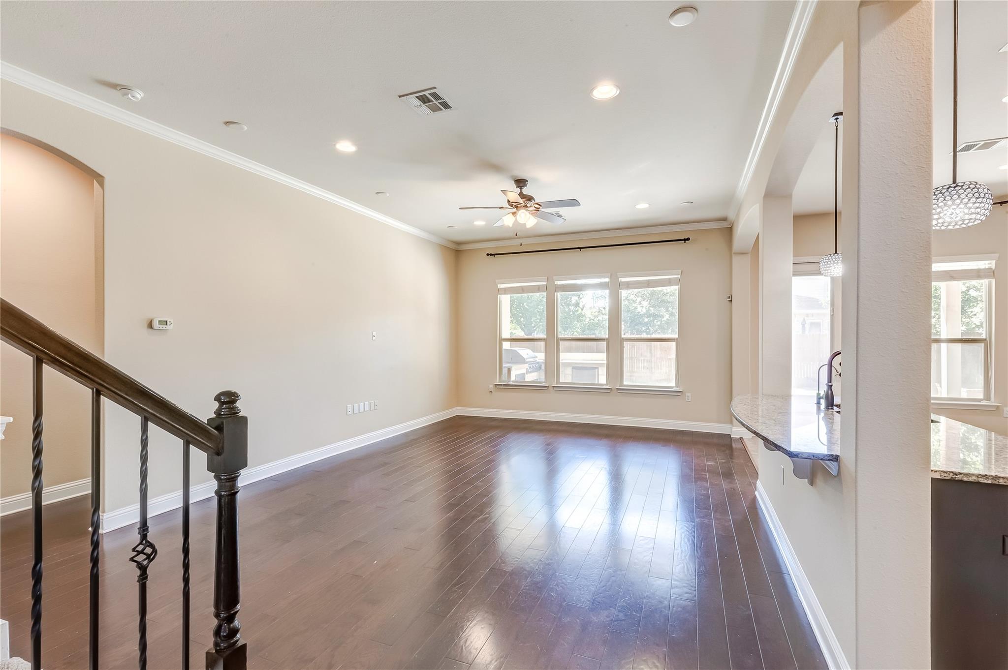 16009 Jeffs Ln Property Photo 6