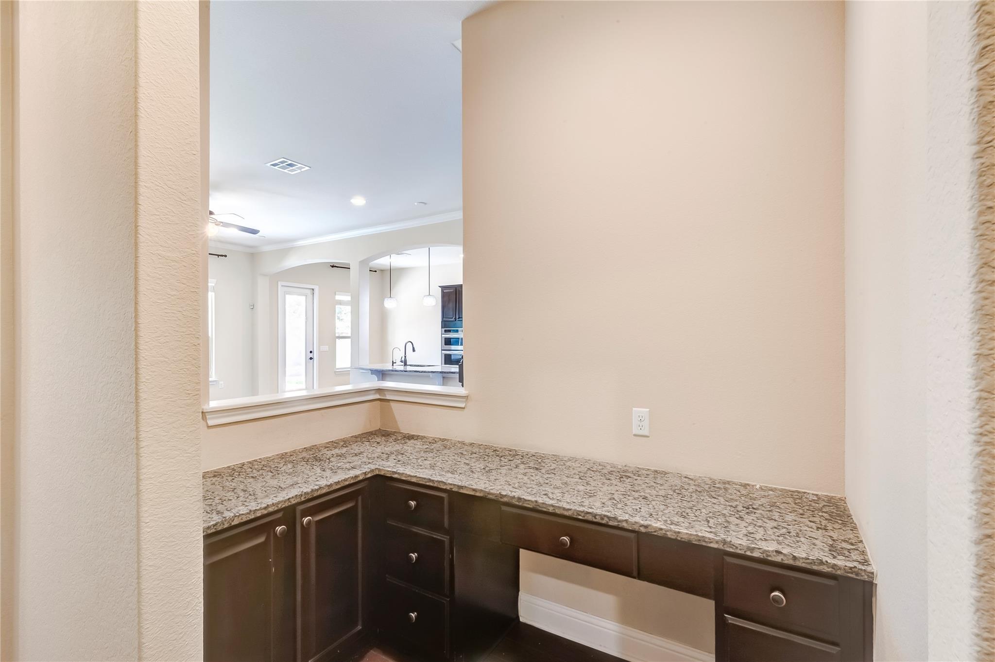 16009 Jeffs Ln Property Photo 16
