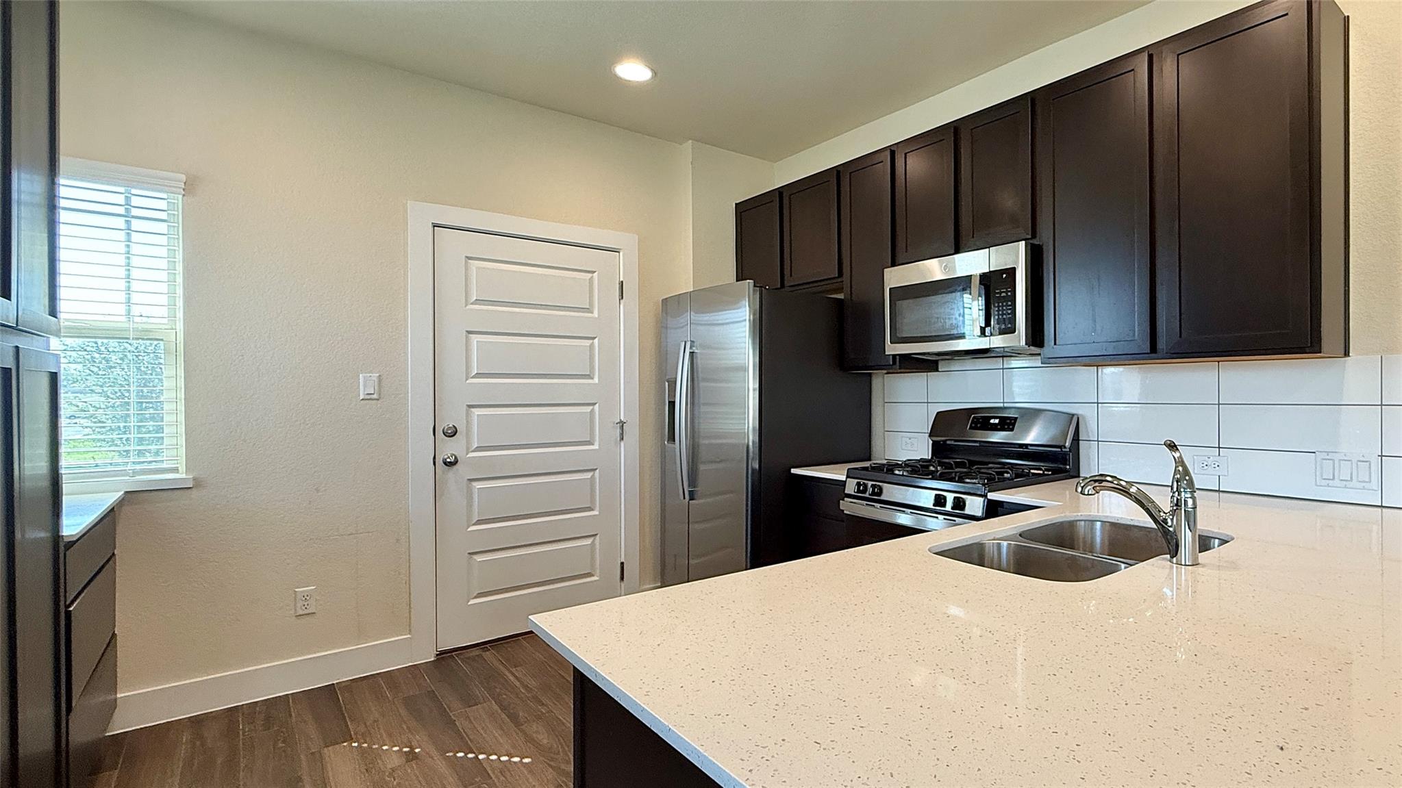 1217159 Property Photo 4
