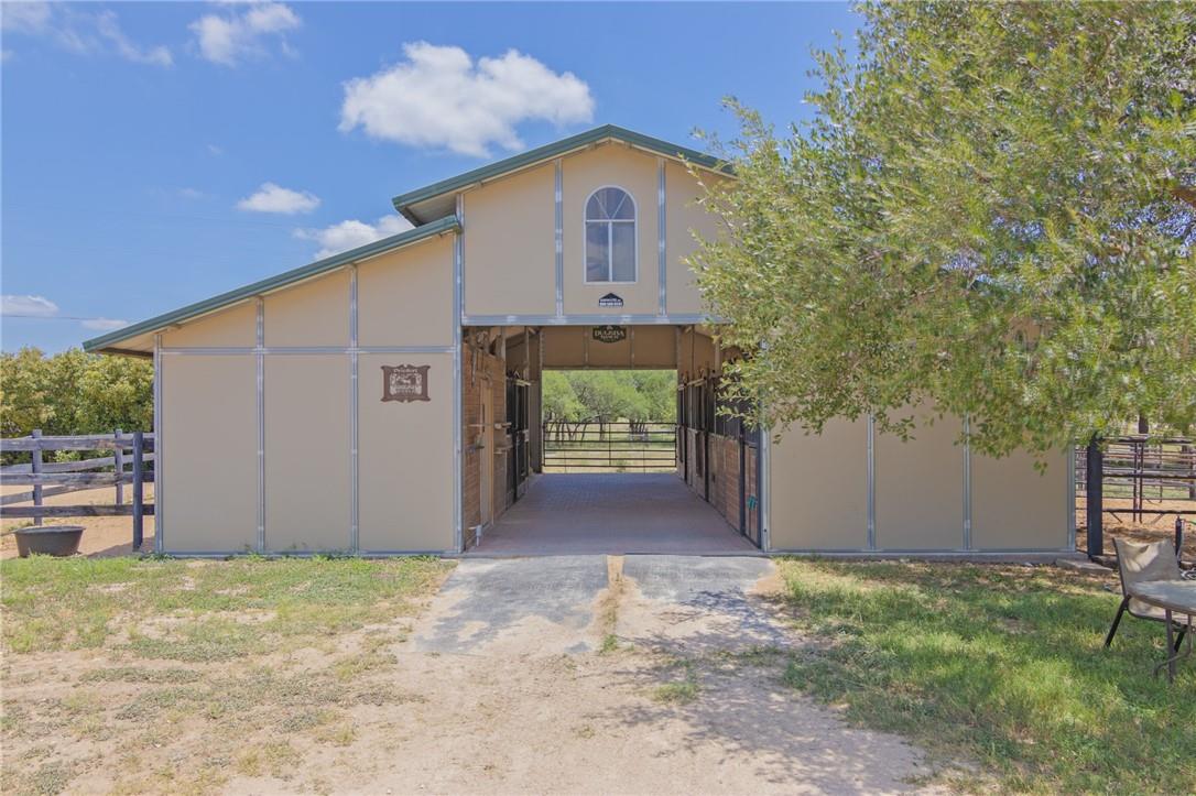 550 Hays Country Acres Rd Property Photo 6