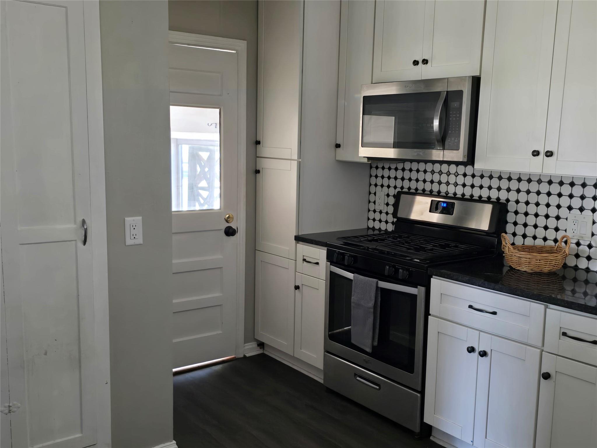 1219363 Property Photo 10