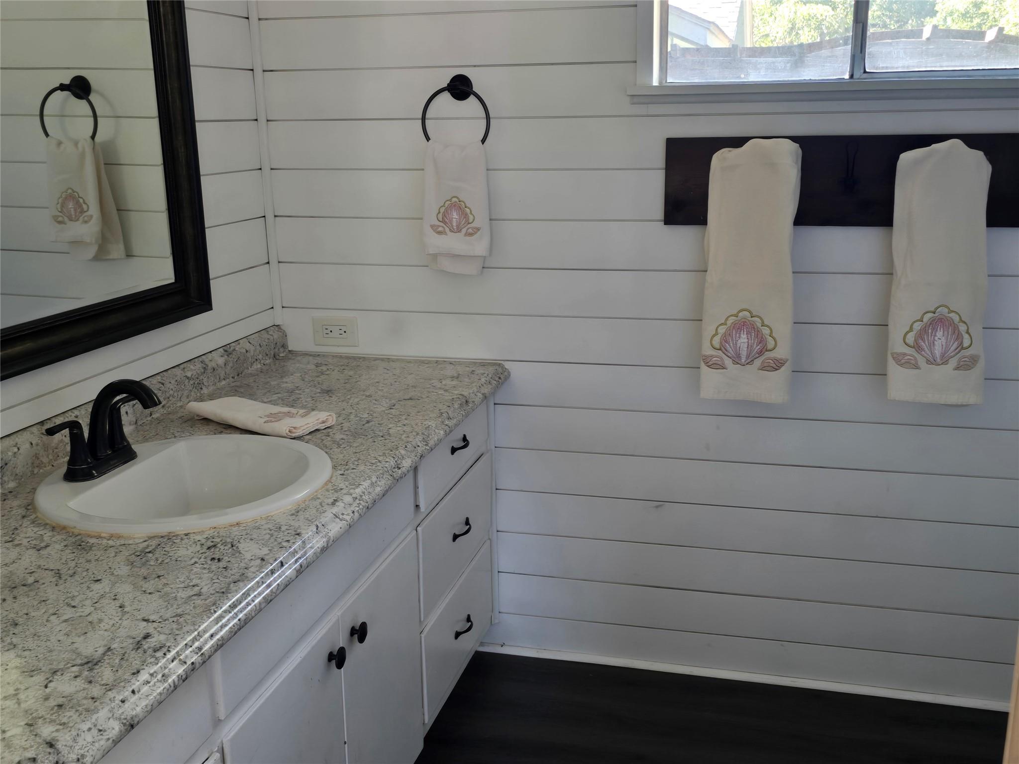 1219363 Property Photo 14