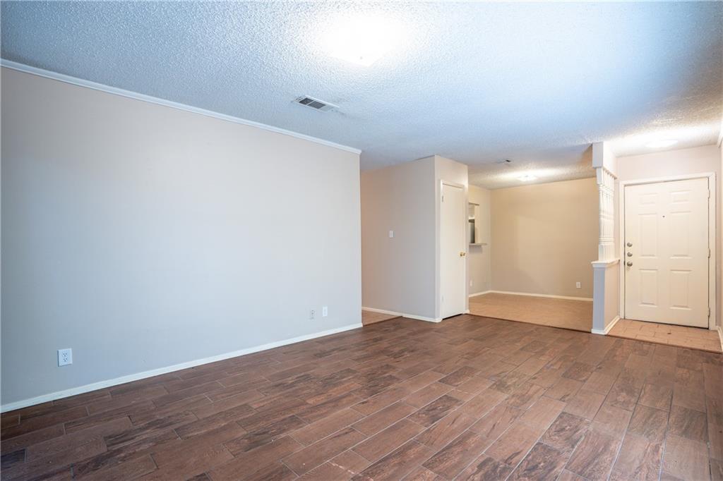 9104 Quail Creek Dr #b Property Photo 7
