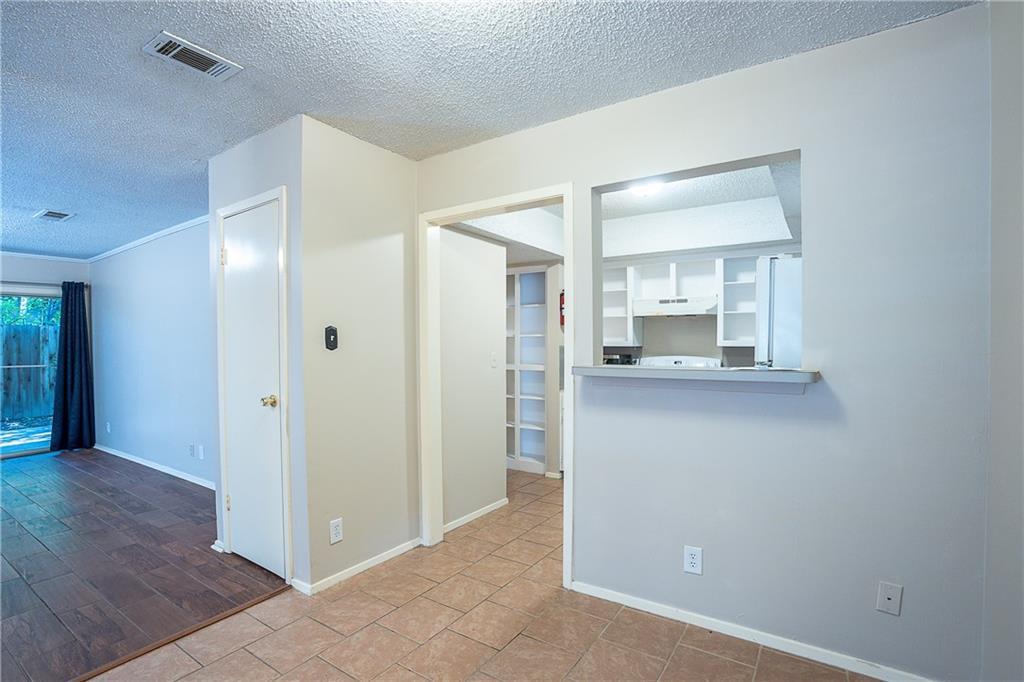 9104 Quail Creek Dr #b Property Photo 11