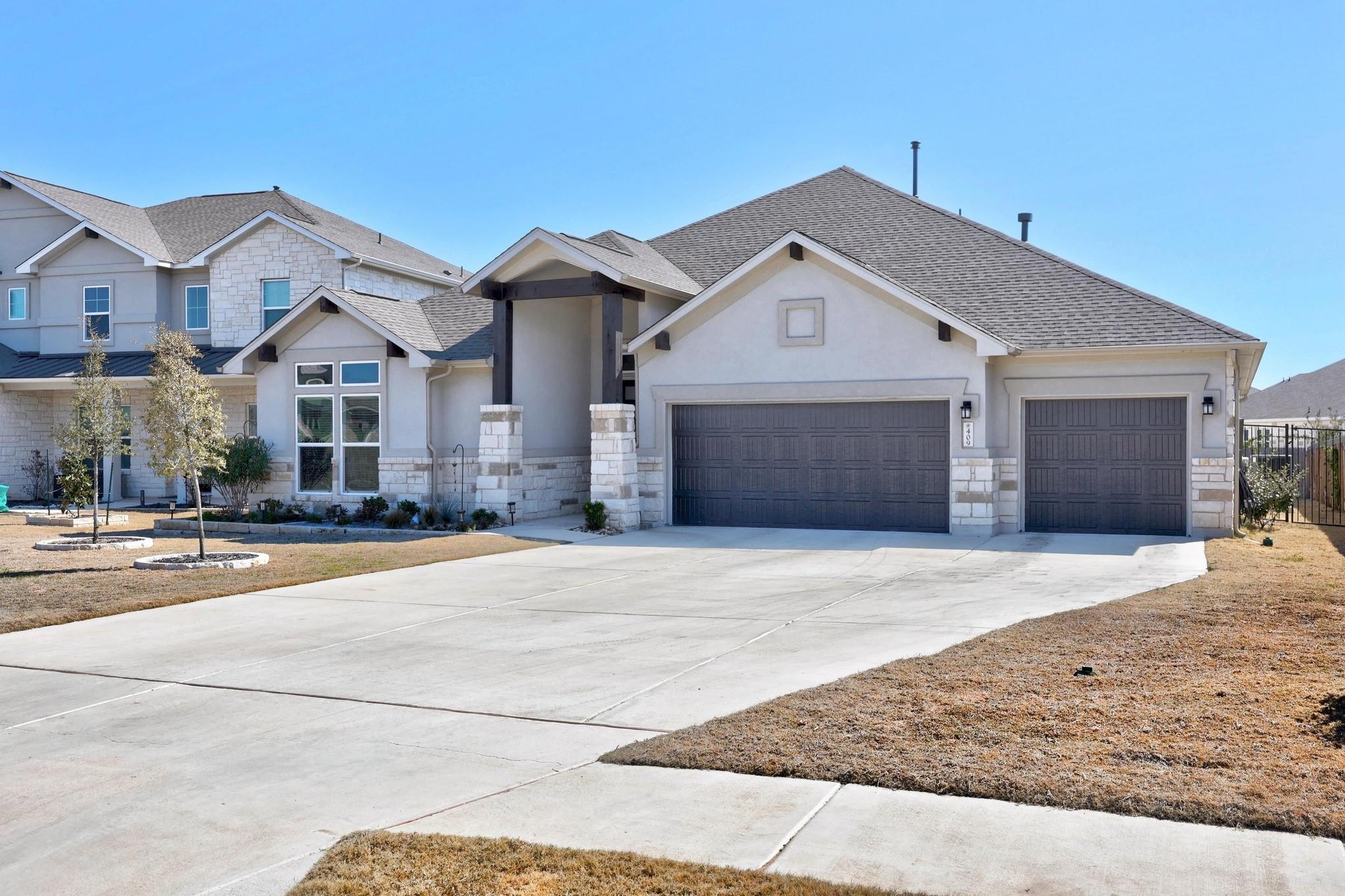 409 Calandria Blvd Property Photo 1