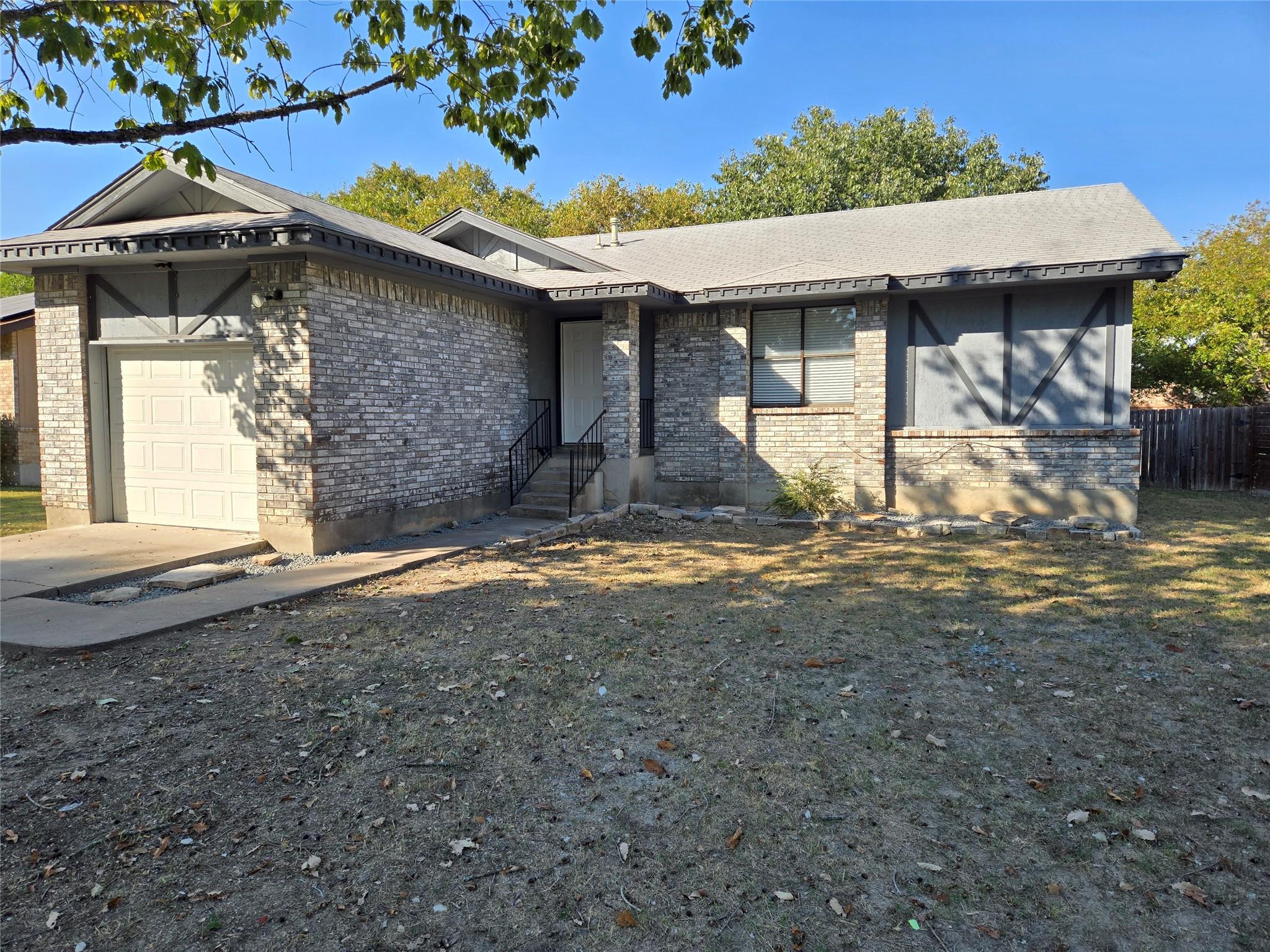 5806 Boulder Crk Property Photo