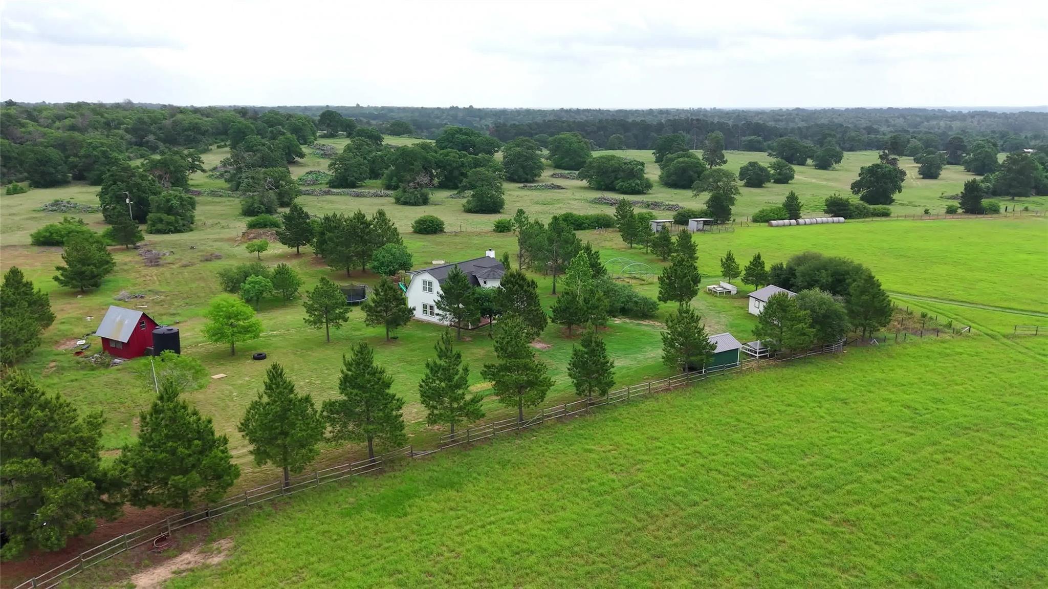 245 Country Ln Property Photo