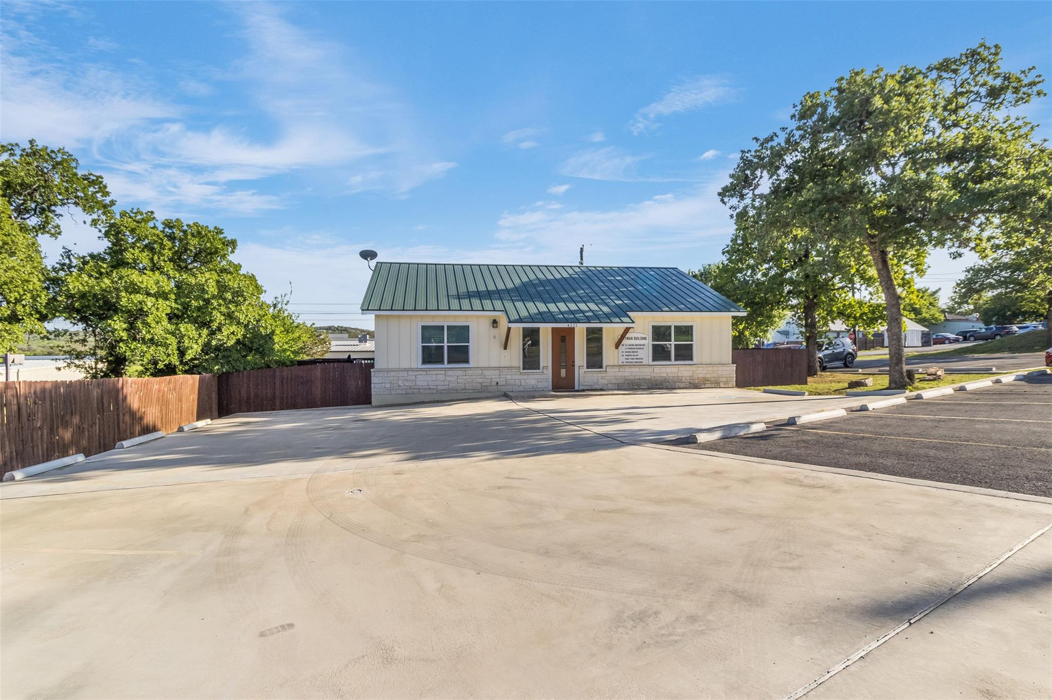 4332 Oak Park Dr Property Photo 5