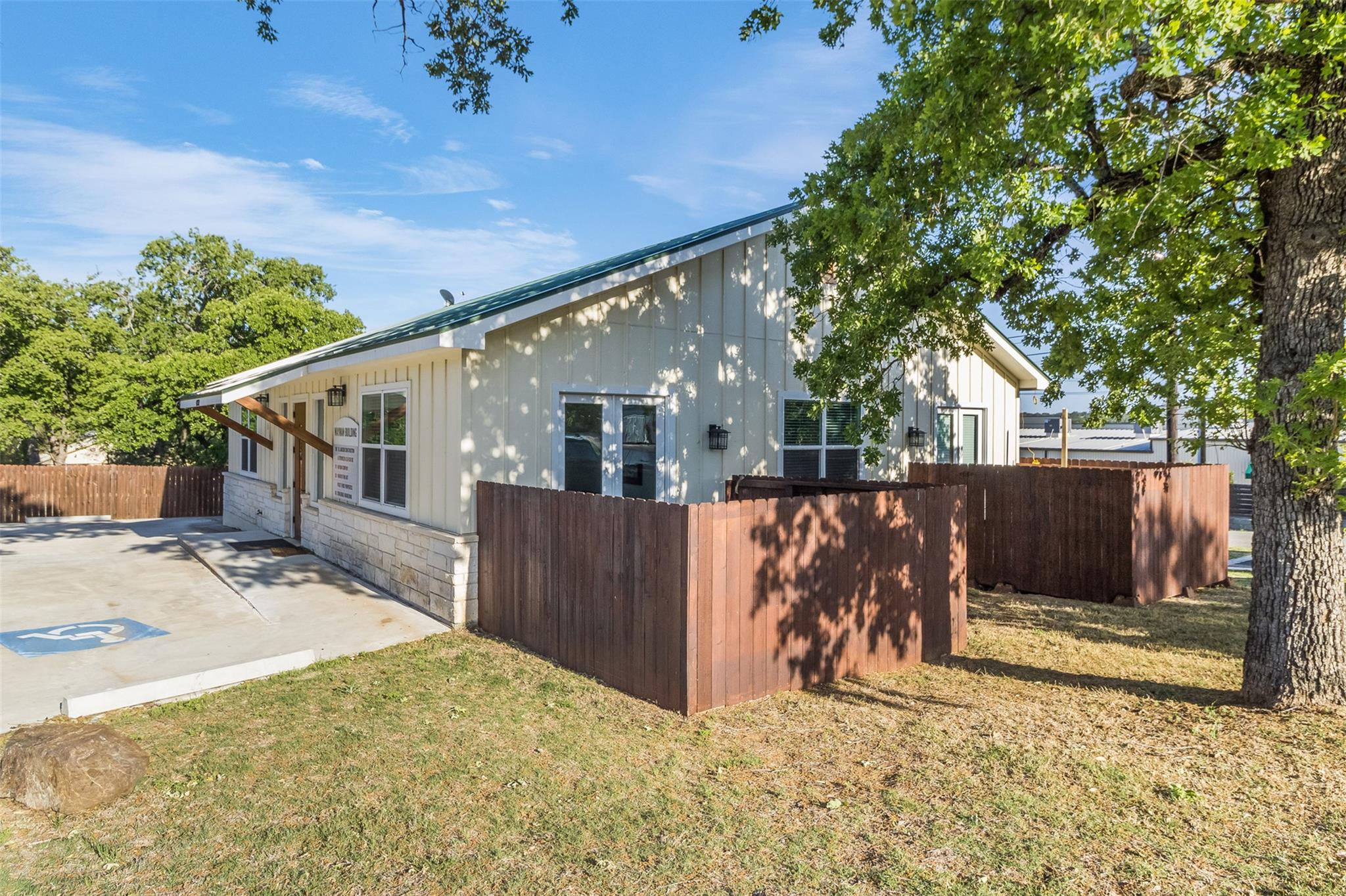 4332 Oak Park Dr Property Photo 8