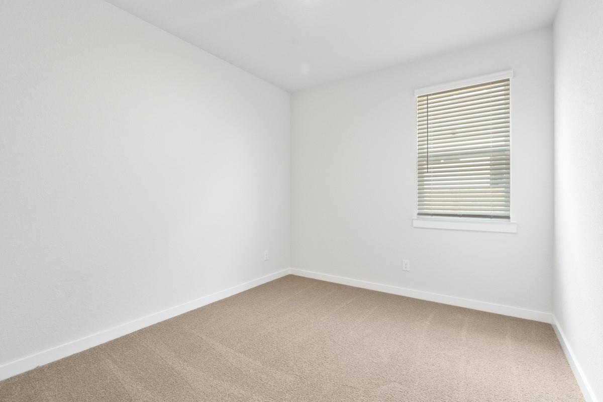 108 Golden Sage Ave Property Photo 8