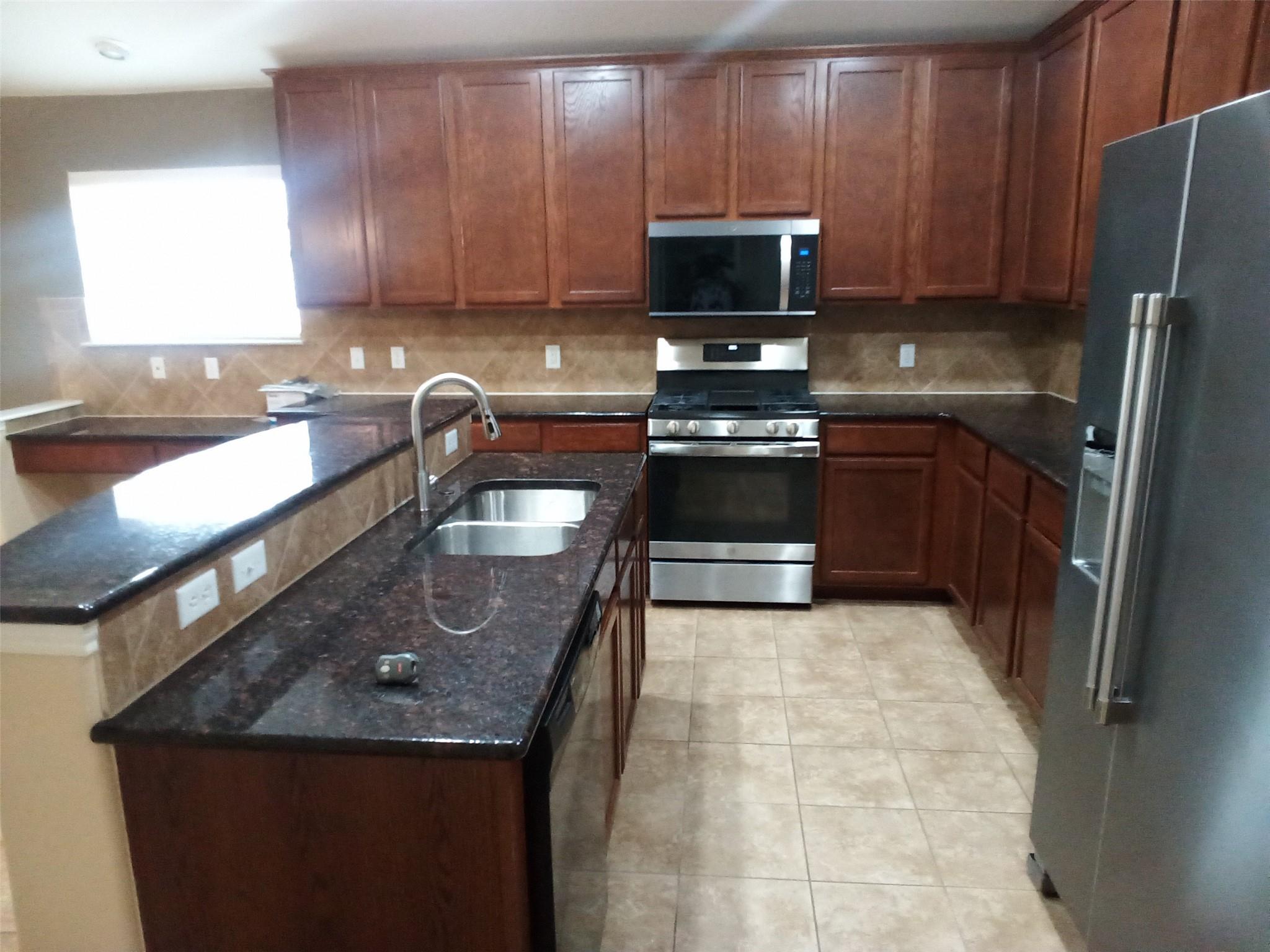 2024 Pecan Valley Dr Property Photo 4