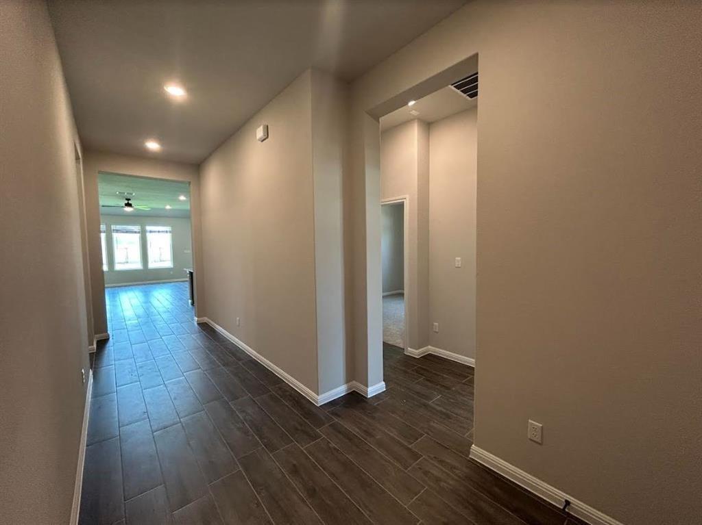 303 Bear Oak St Property Photo 6