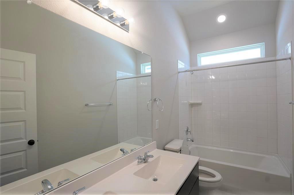 303 Bear Oak St Property Photo 19