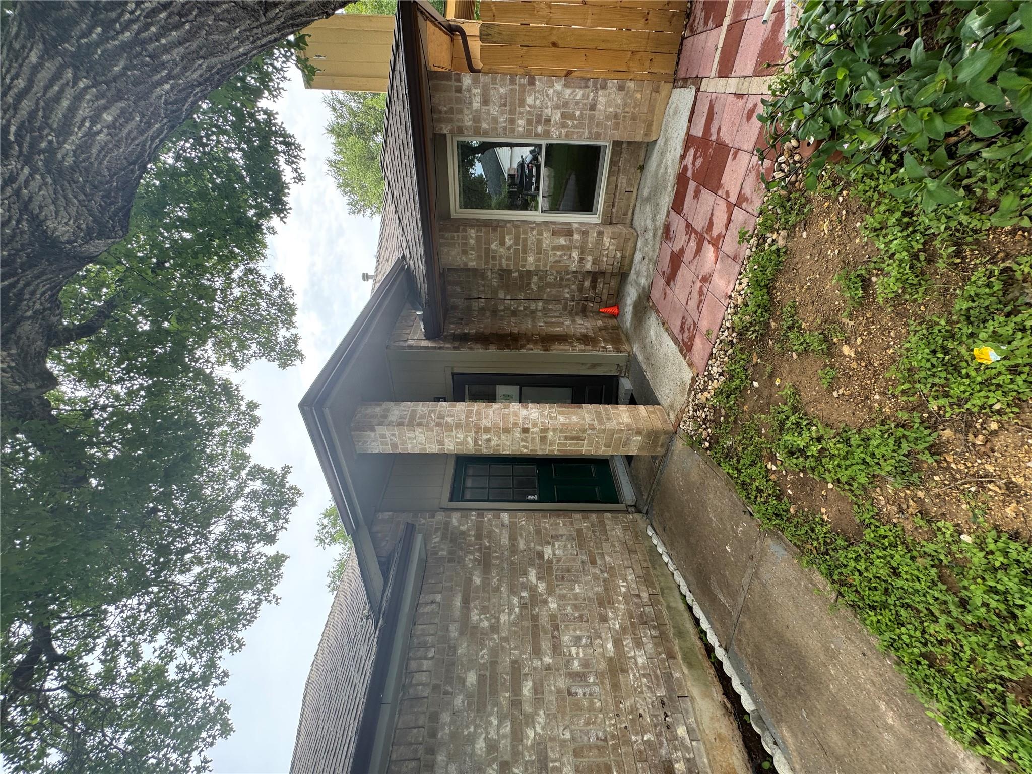 908 Saunders Dr Property Photo 3