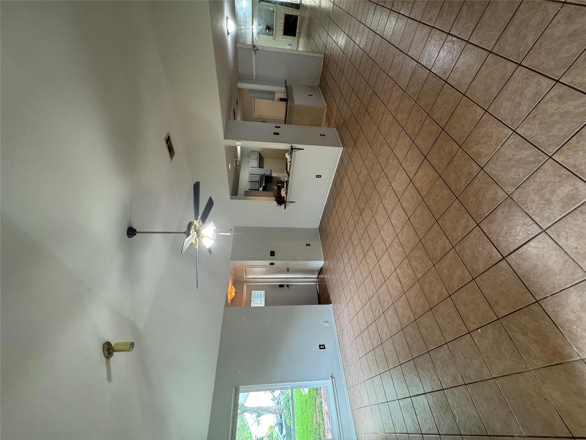 908 Saunders Dr Property Photo 7