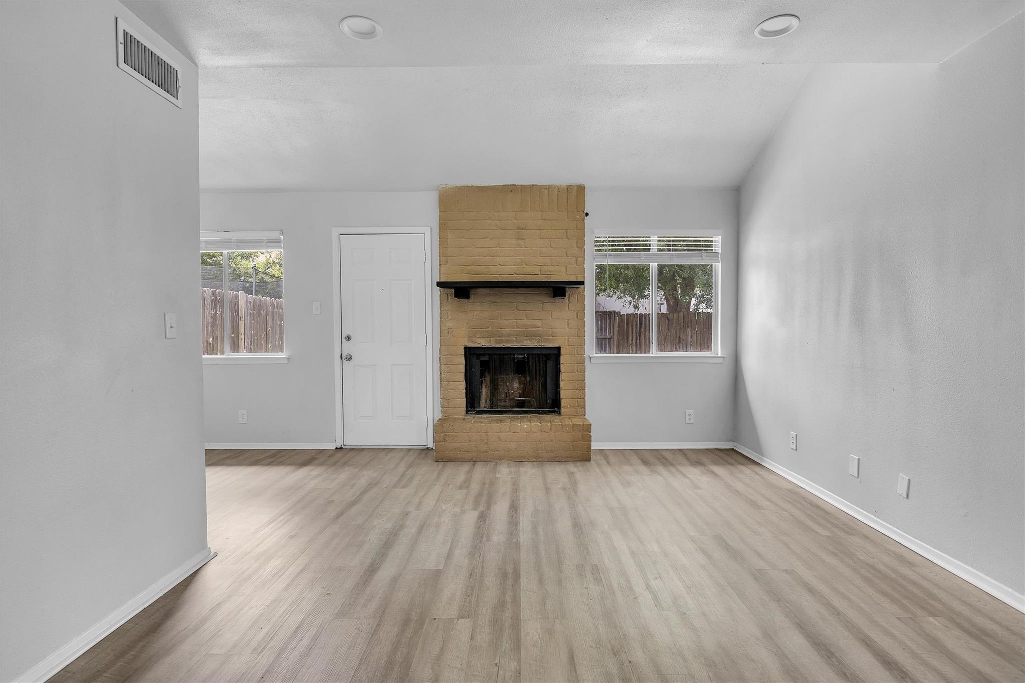 2414 Patrick Henry St #b Property Photo 1