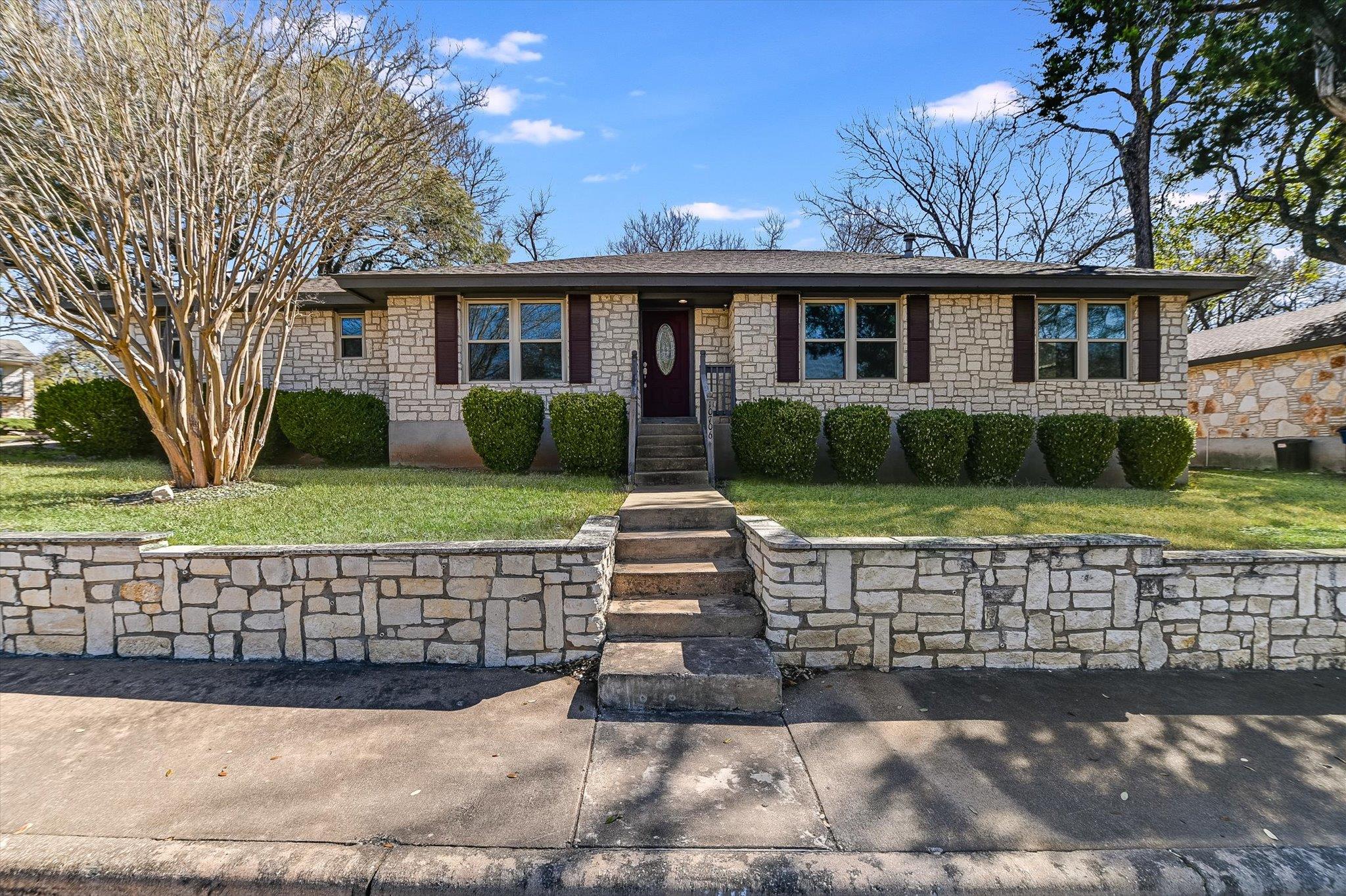 10706 Oak View Dr Property Photo
