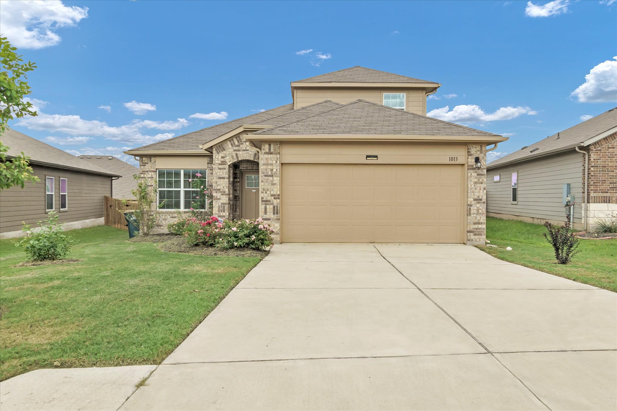 1013 Gaelic Dr Property Photo 1