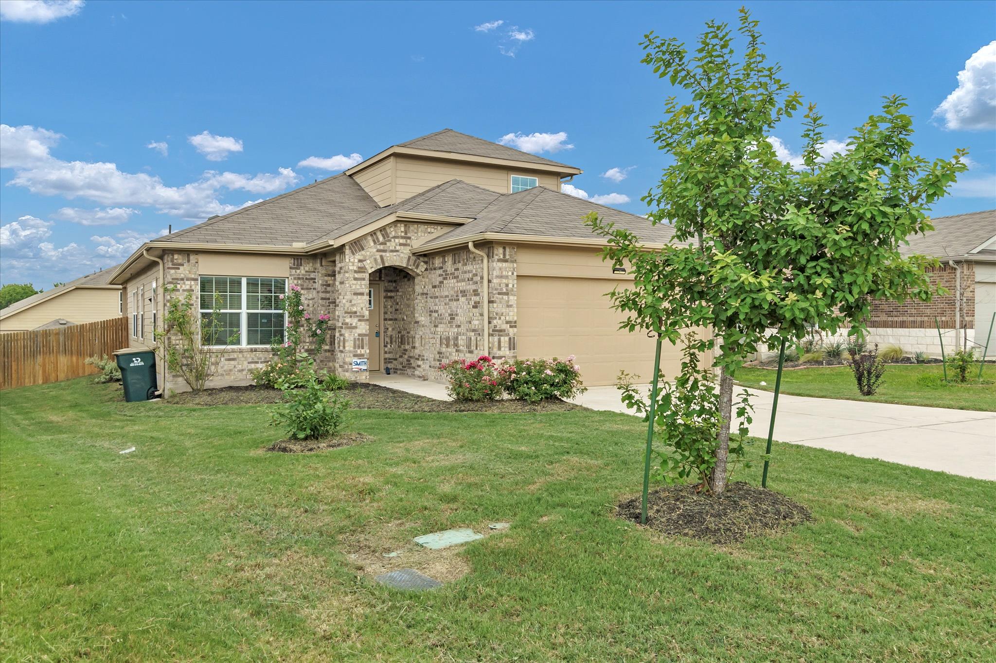 1013 Gaelic Dr Property Photo 3